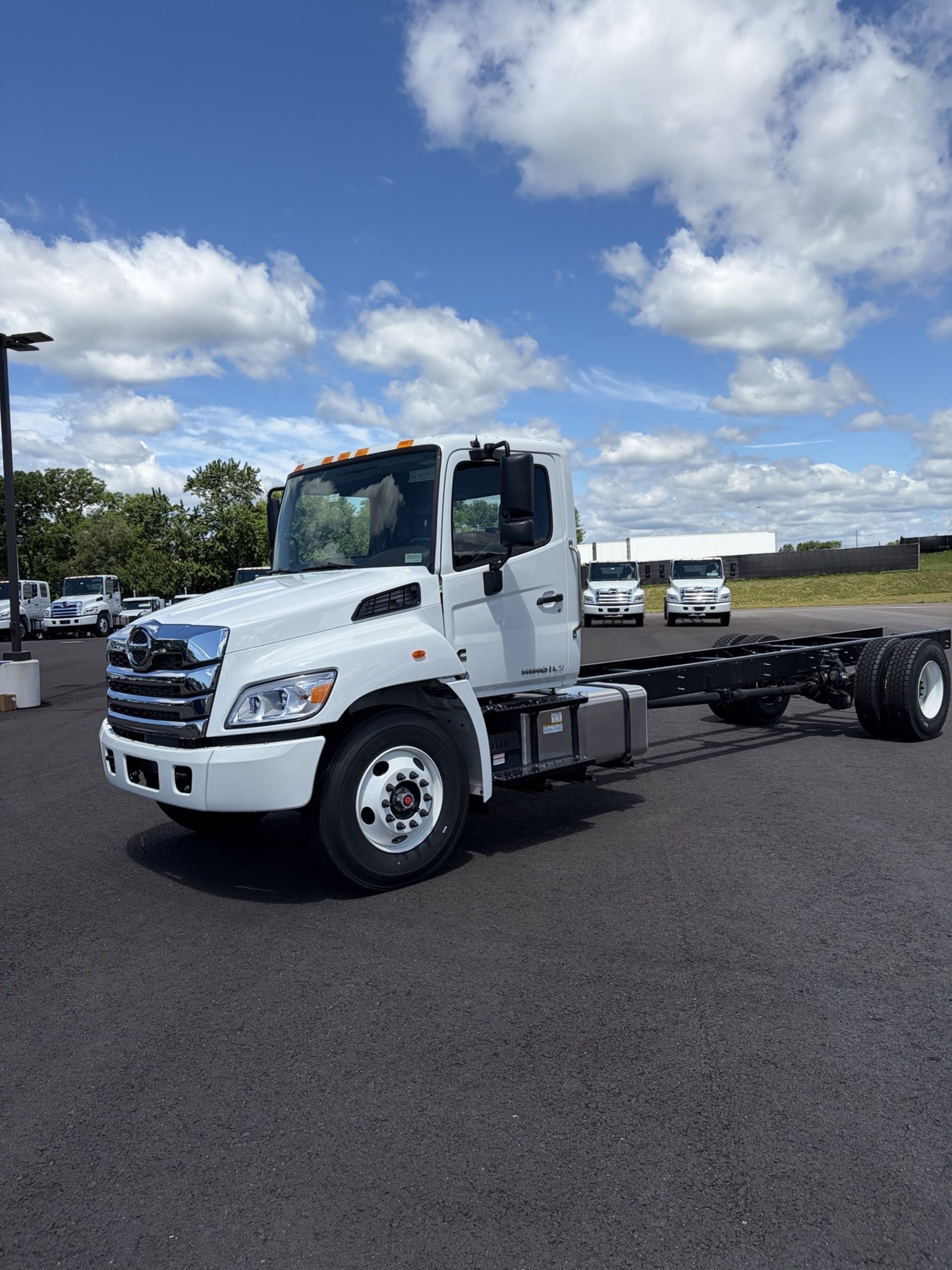 2027 HINO L7 DERATE 2027 HINO L7 DERATE - image 3 of 6
