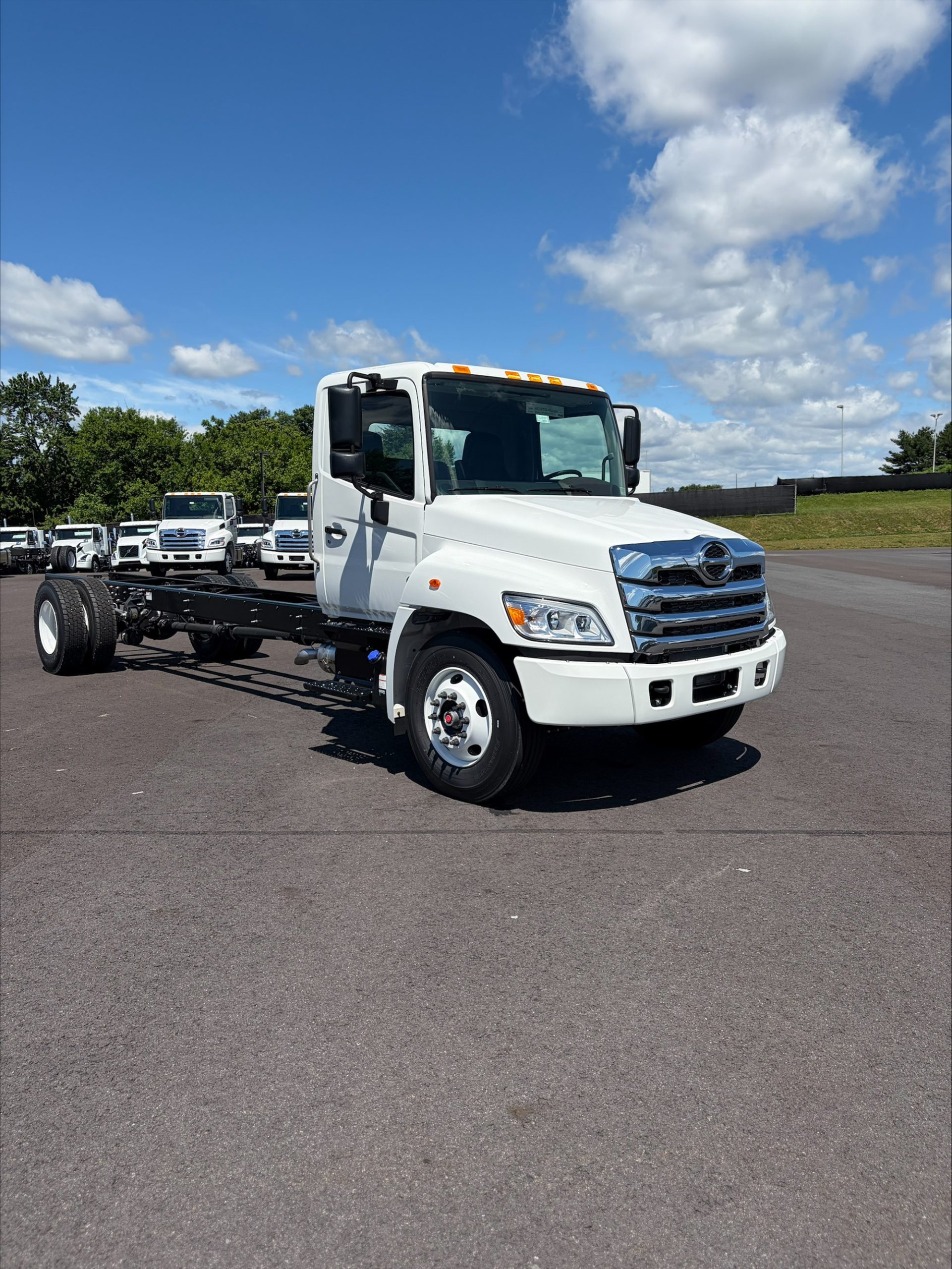 2027 HINO L7 2027 HINO L7 - image 3 of 6