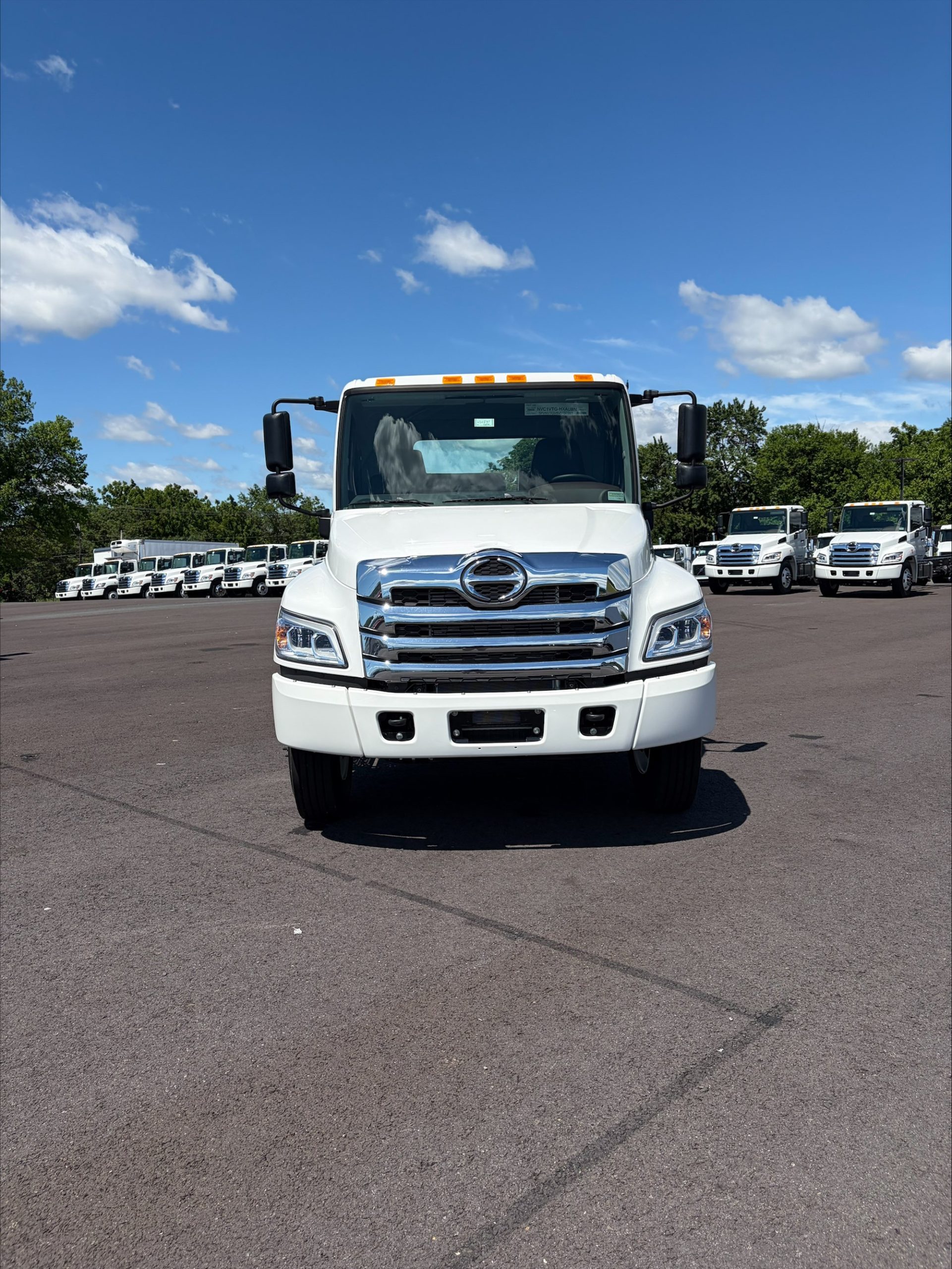 2027 HINO L7 2027 HINO L7 - image 1 of 6