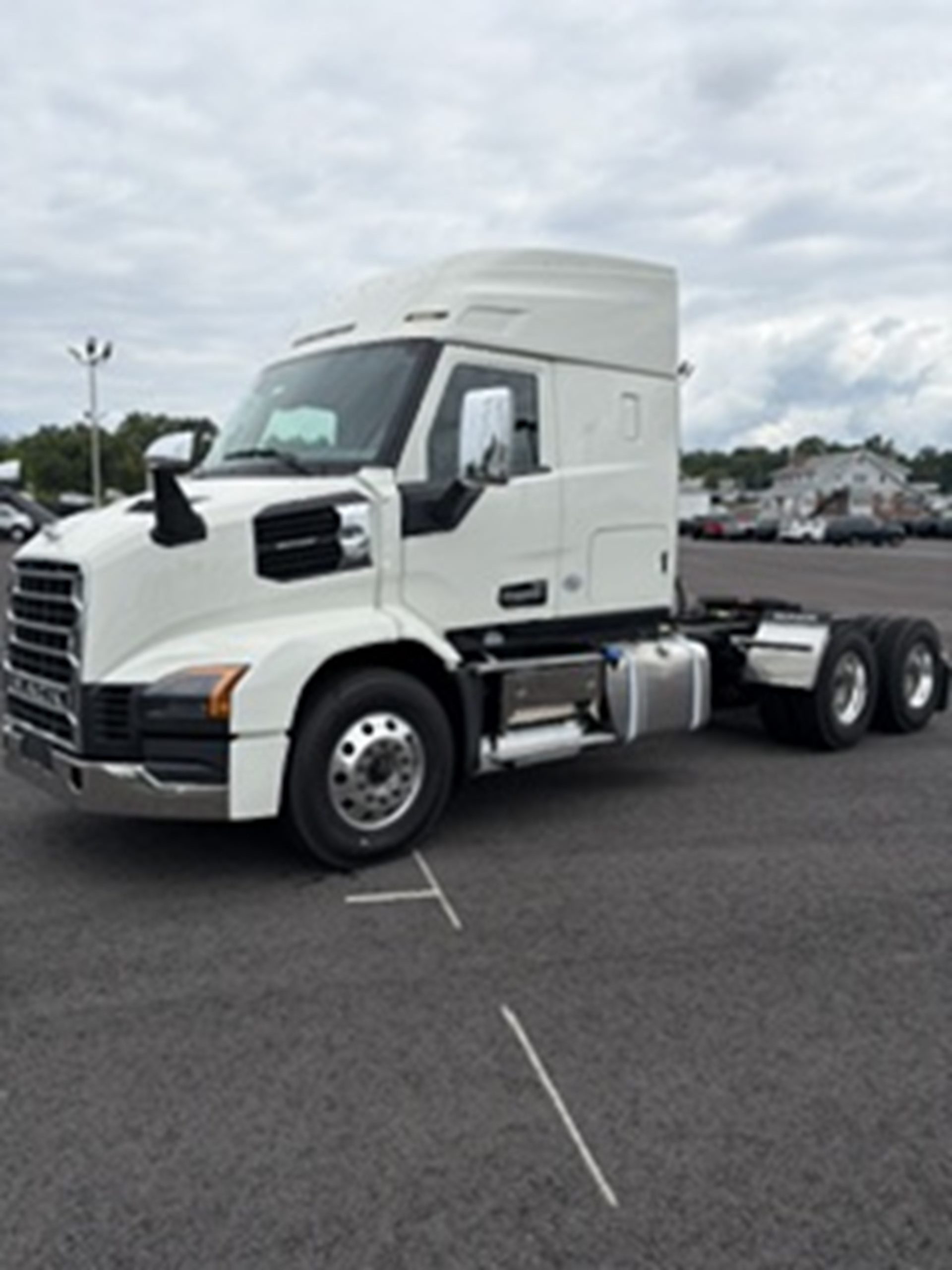 2027 Mack Anthem in Souderton, PA — photo 3