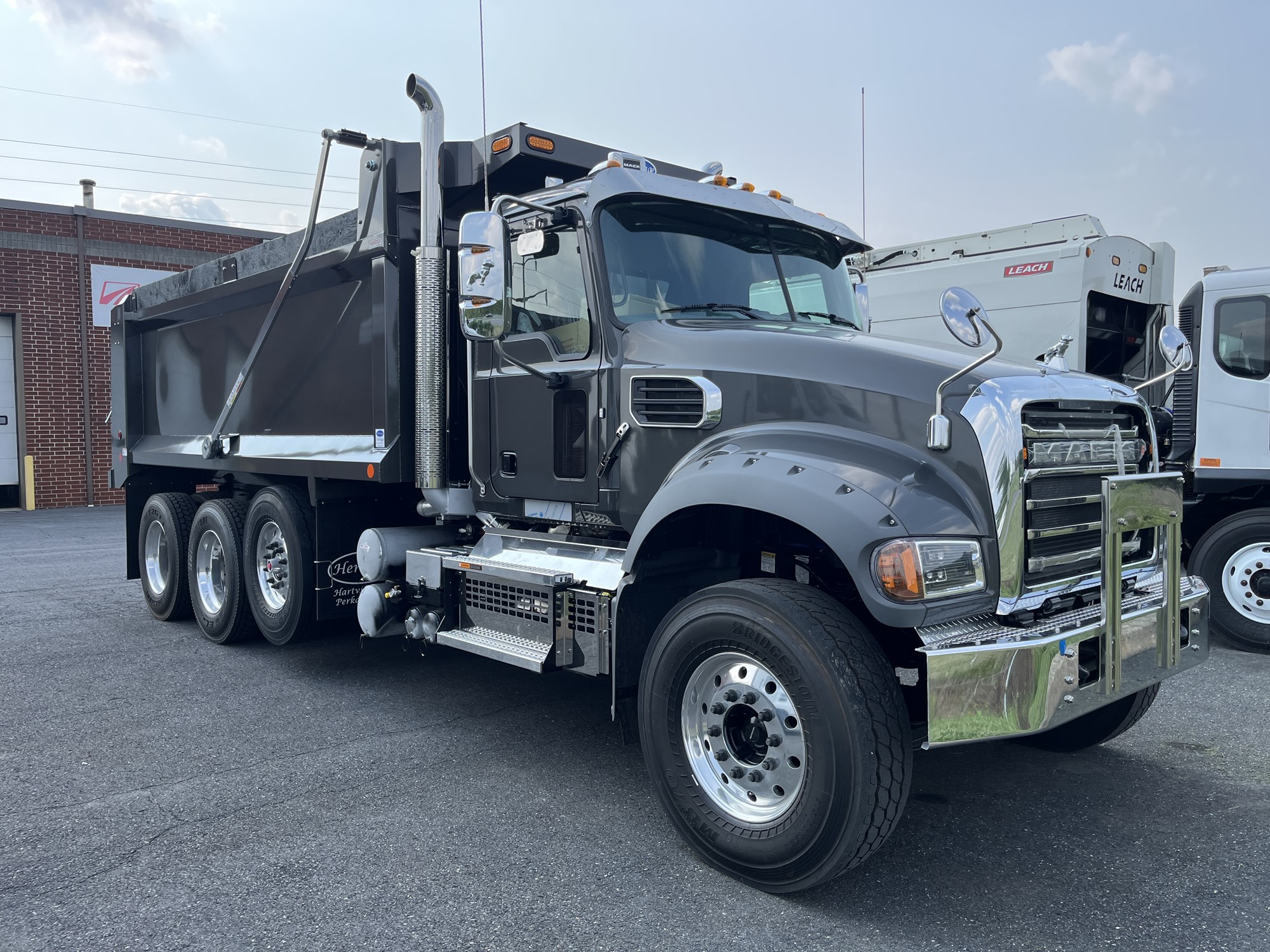 2027 MACK GR84F - image 3 of 6
