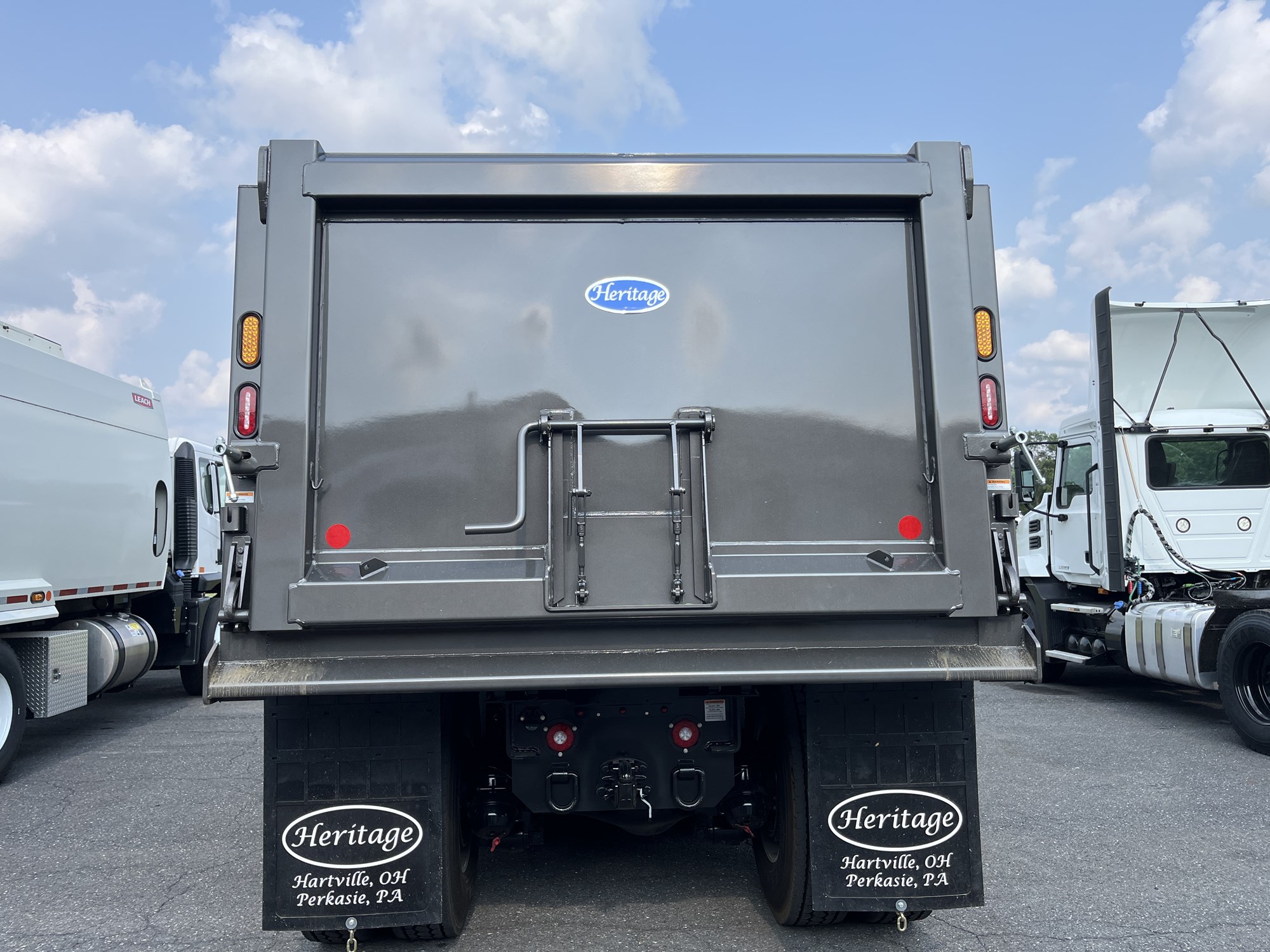 2027 MACK GR84F - image 4 of 6