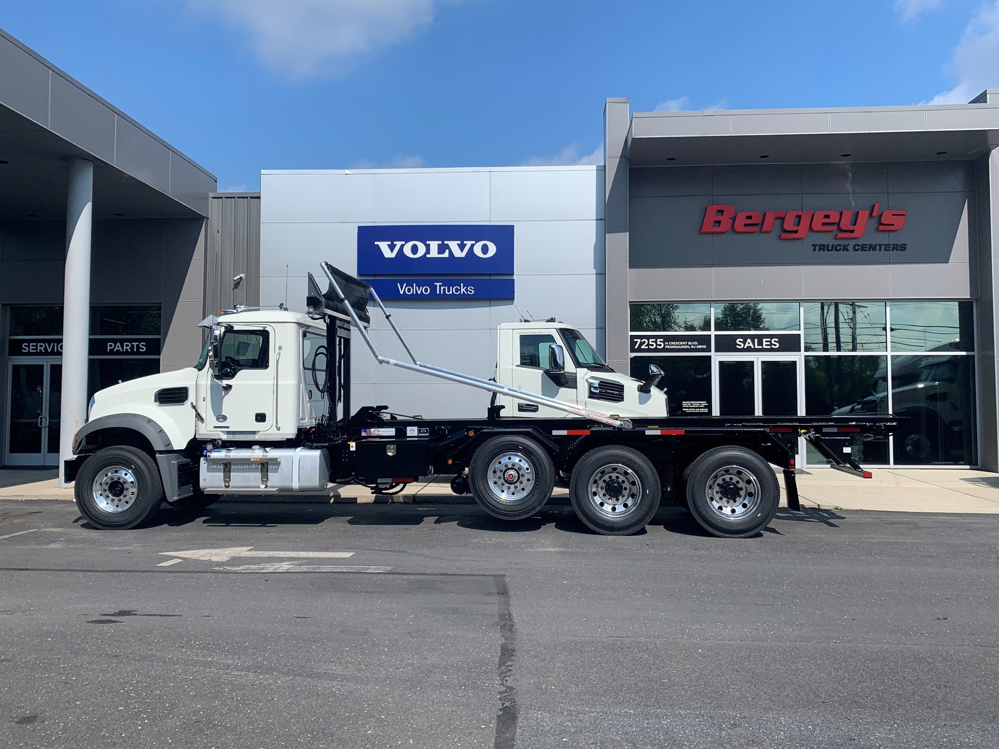 2027 MACK GR84F - image 2 of 2