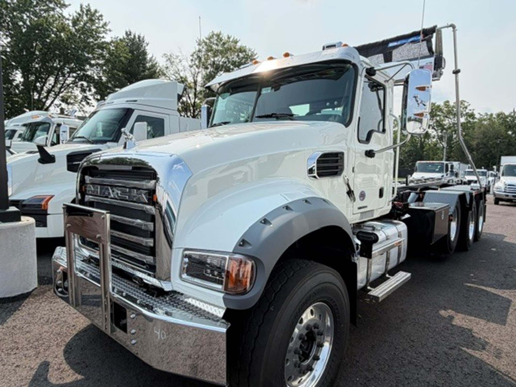 2027 MACK GR64F - image 2 of 6