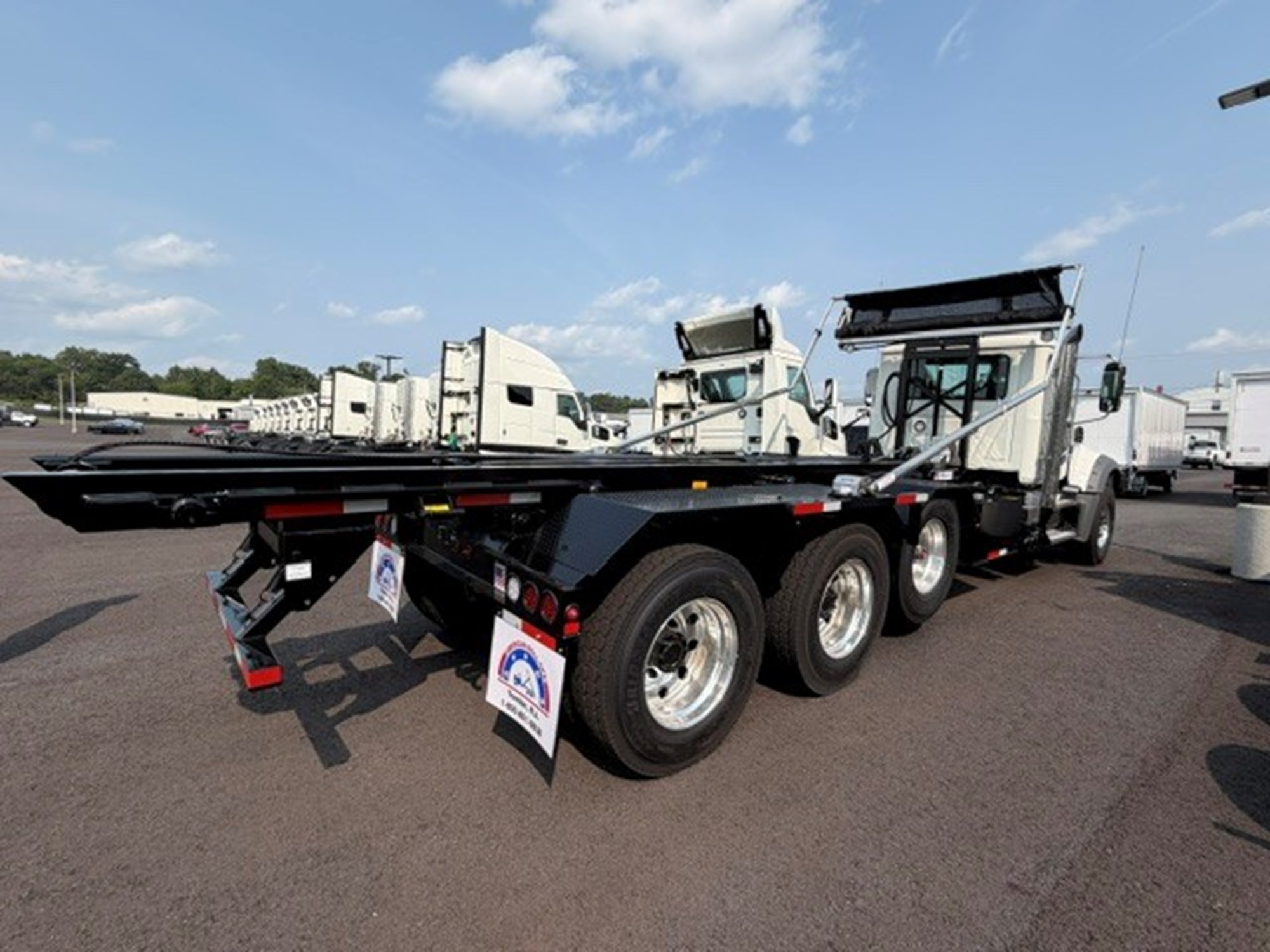 2027 MACK GR64F - image 4 of 6