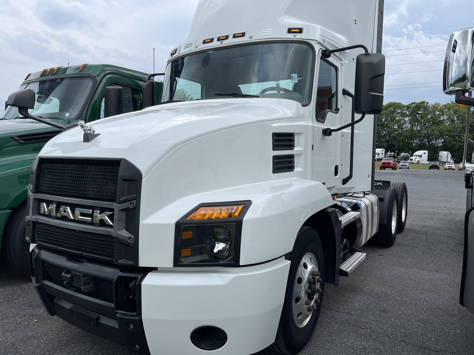 2023 MACK ANTHEM 2023 MACK ANTHEM - image 1 of 6