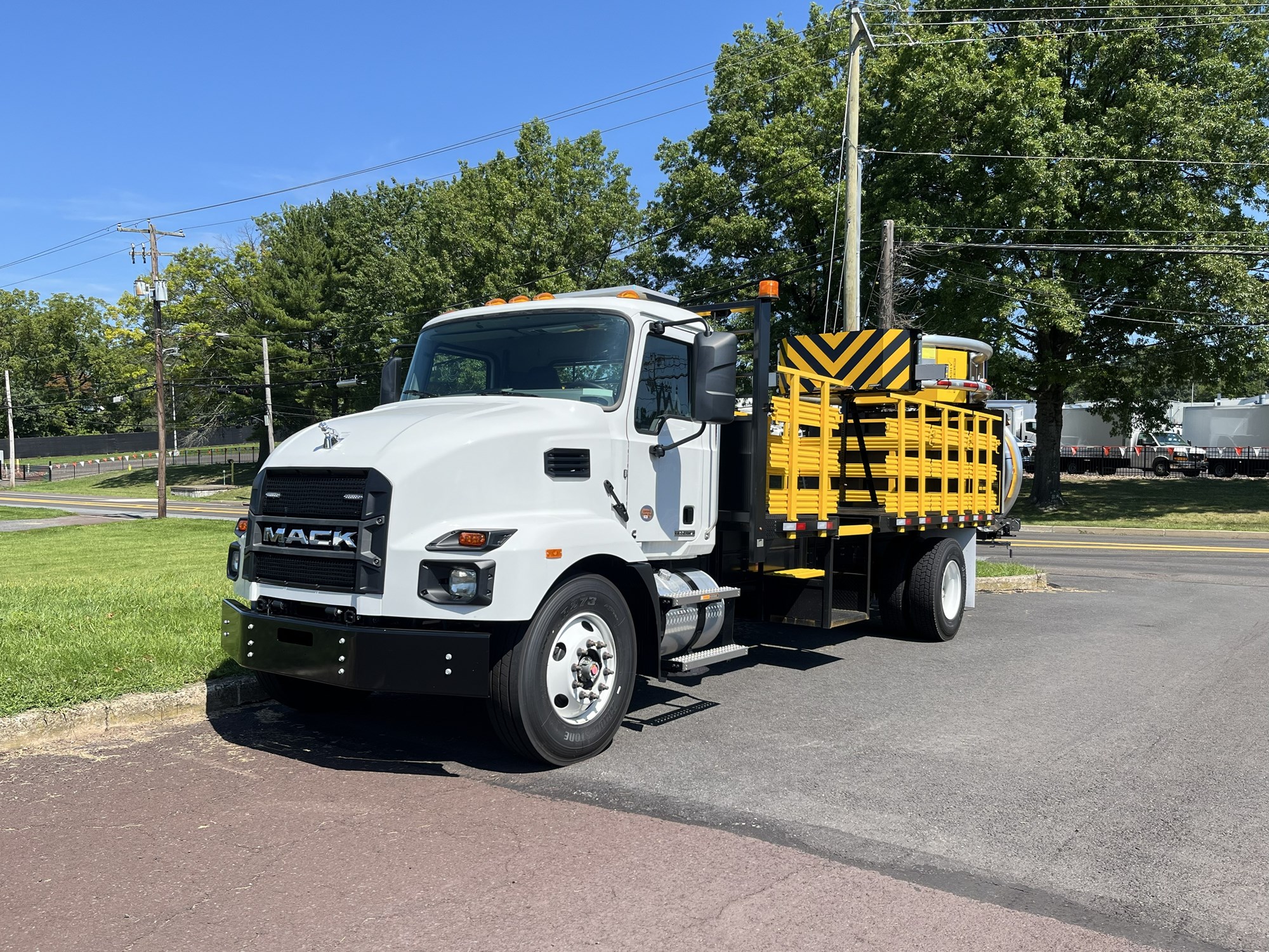 2027 MACK MD642 2027 MACK MD642 - image 1 of 5