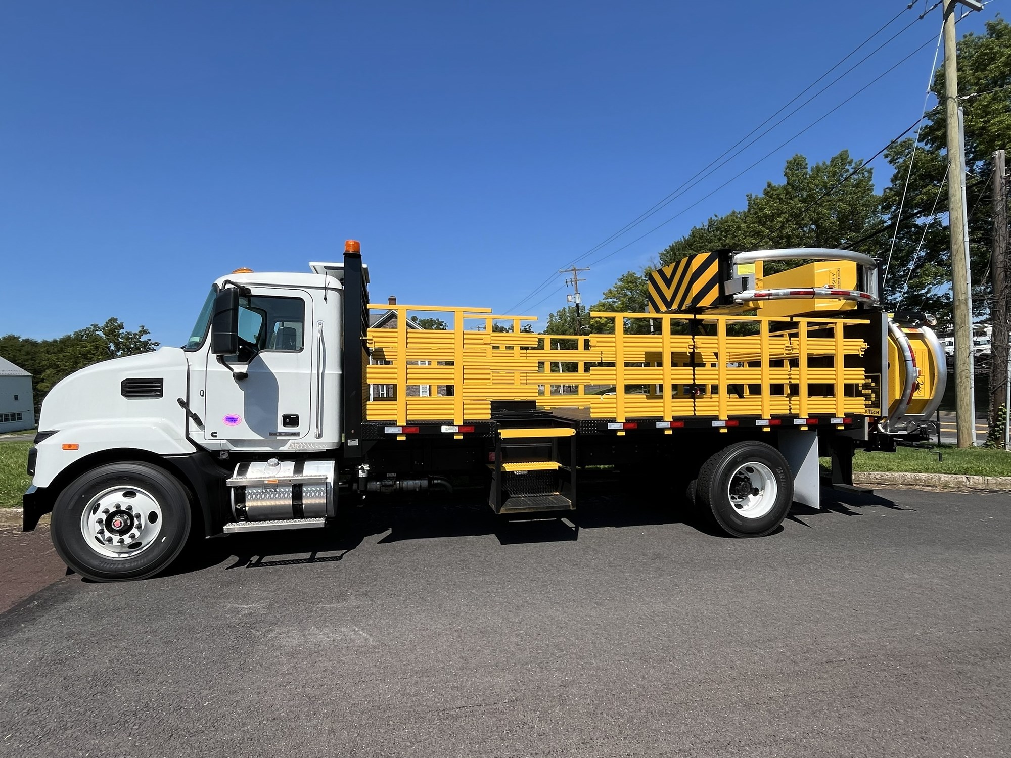 2027 MACK MD642 2027 MACK MD642 - image 3 of 5