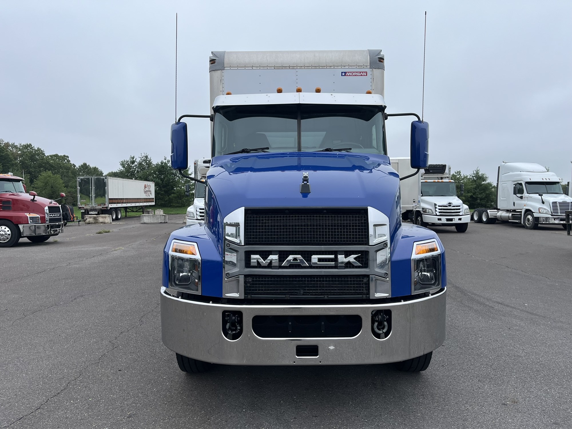 2019 MACK AN42T 2019 MACK AN42T - image 2 of 6