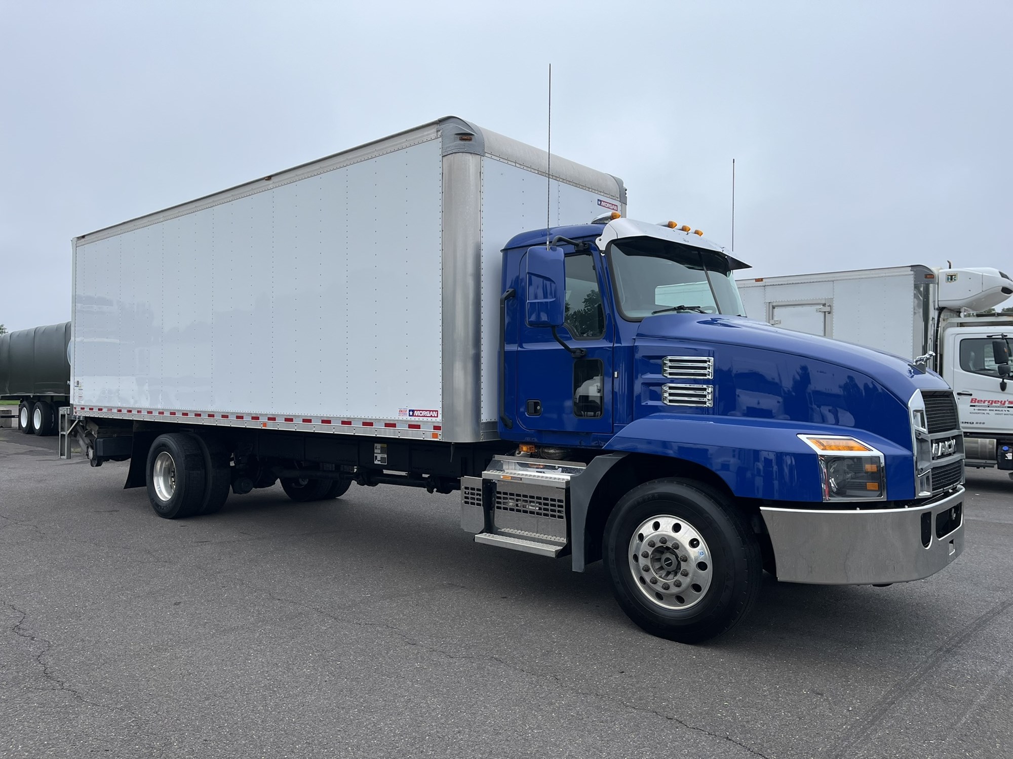 2019 MACK AN42T 2019 MACK AN42T - image 3 of 6