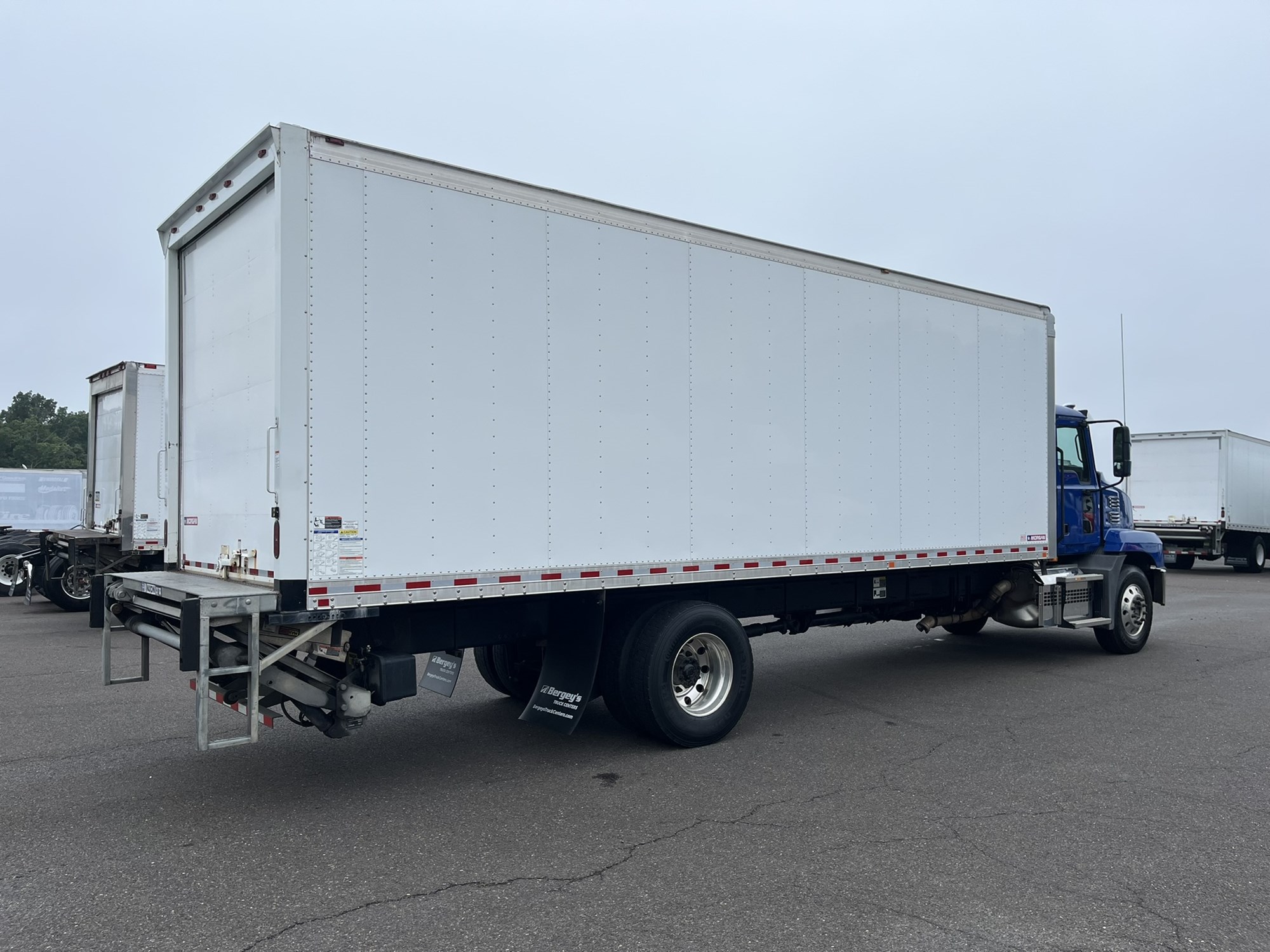 2019 MACK AN42T 2019 MACK AN42T - image 4 of 6