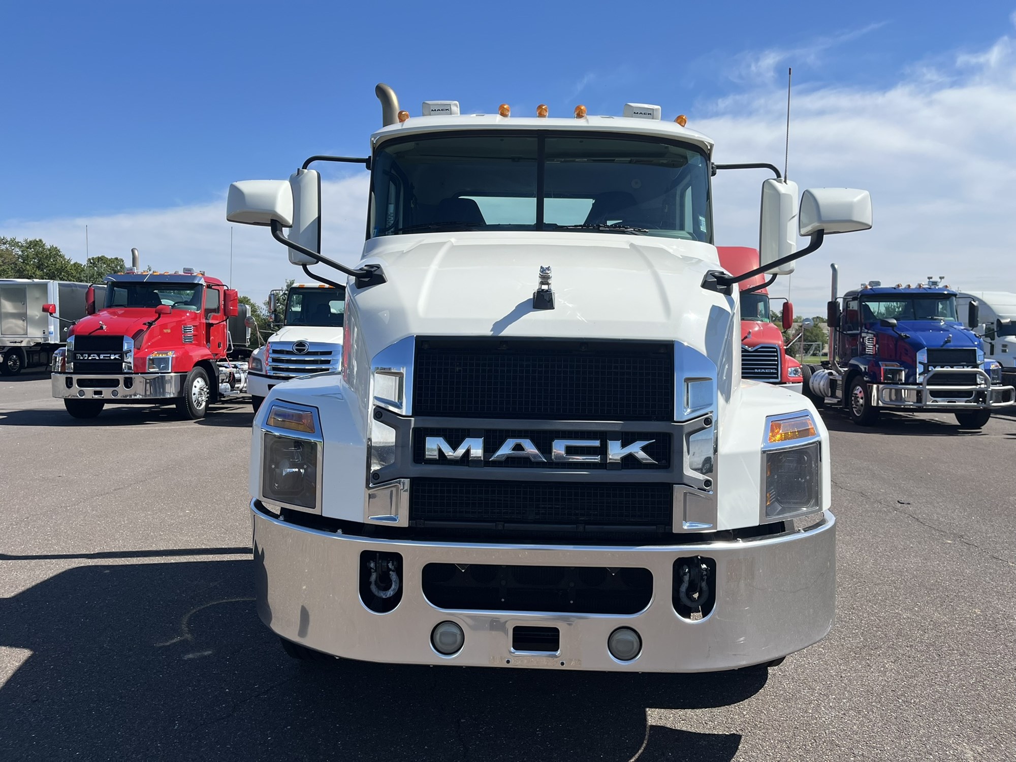 2019 MACK AN64T 2019 MACK AN64T - image 2 of 6