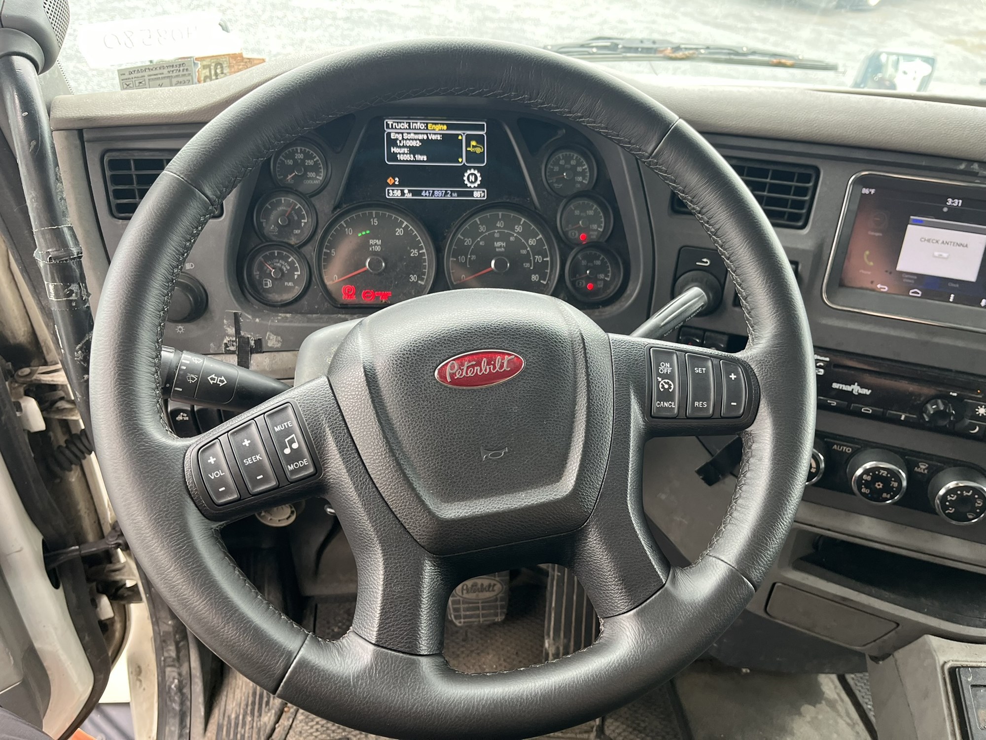 2017 PETERBILT 579 2017 PETERBILT 579 - image 3 of 6