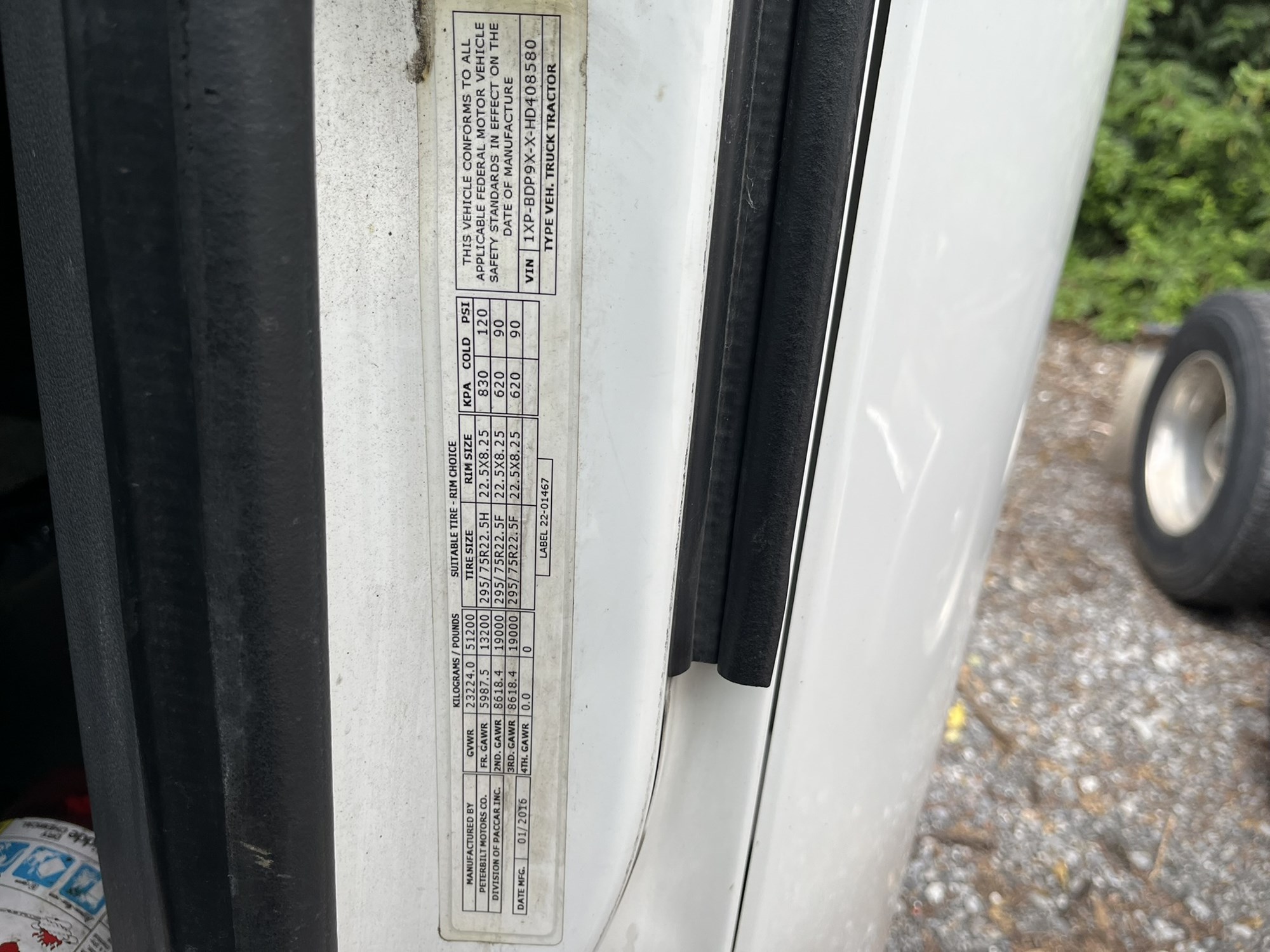 2017 PETERBILT 579 2017 PETERBILT 579 - image 5 of 6