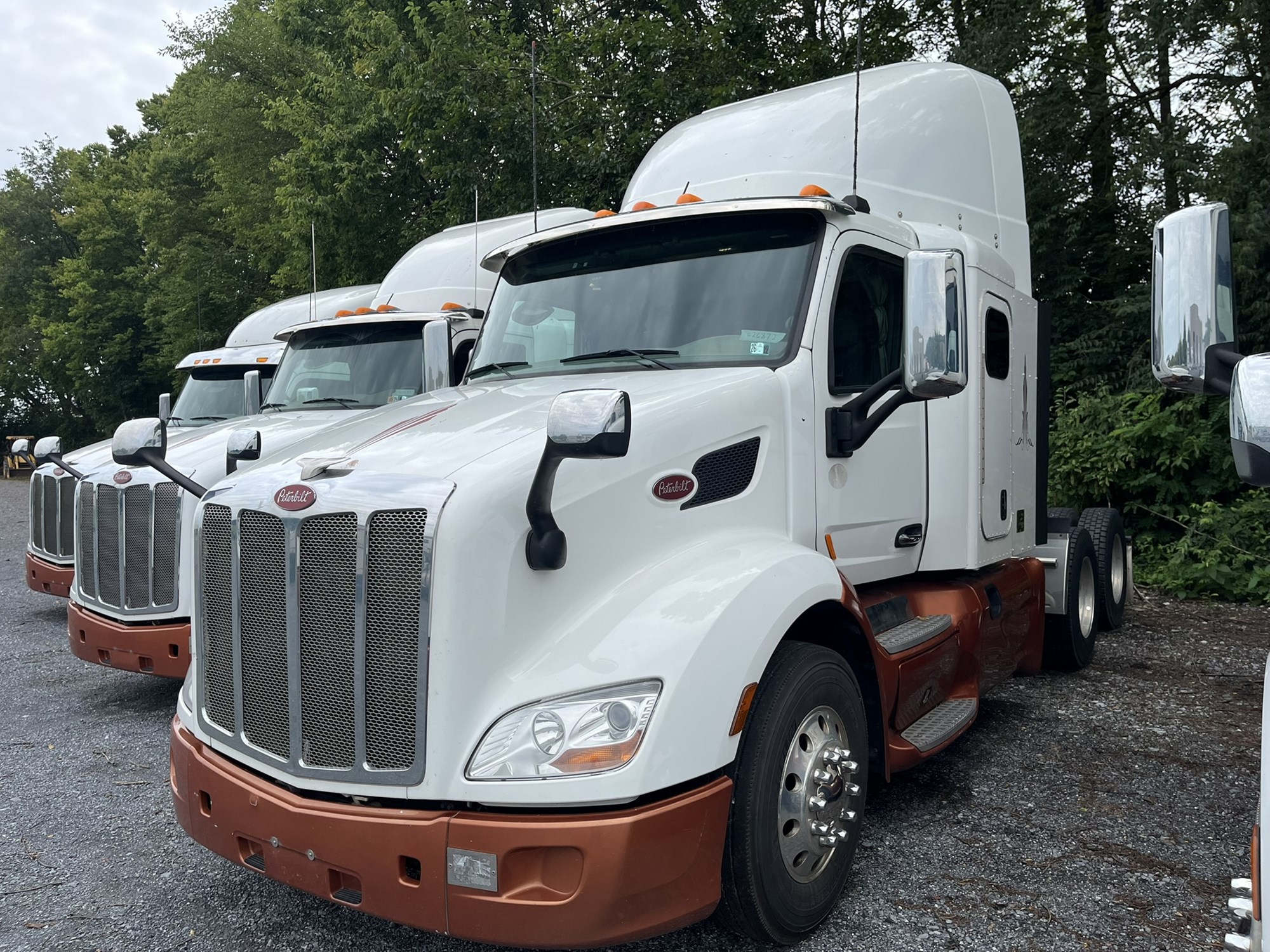 2019 Peterbilt 579 2019 Peterbilt 579 - image 1 of 6