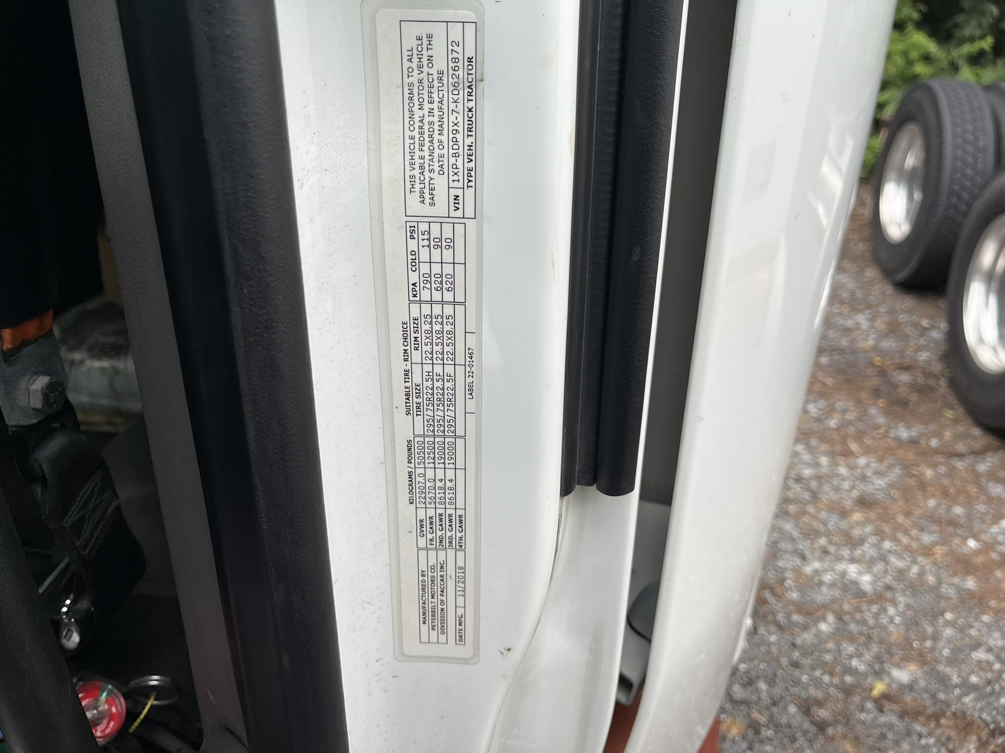2019 Peterbilt 579 2019 Peterbilt 579 - image 5 of 6