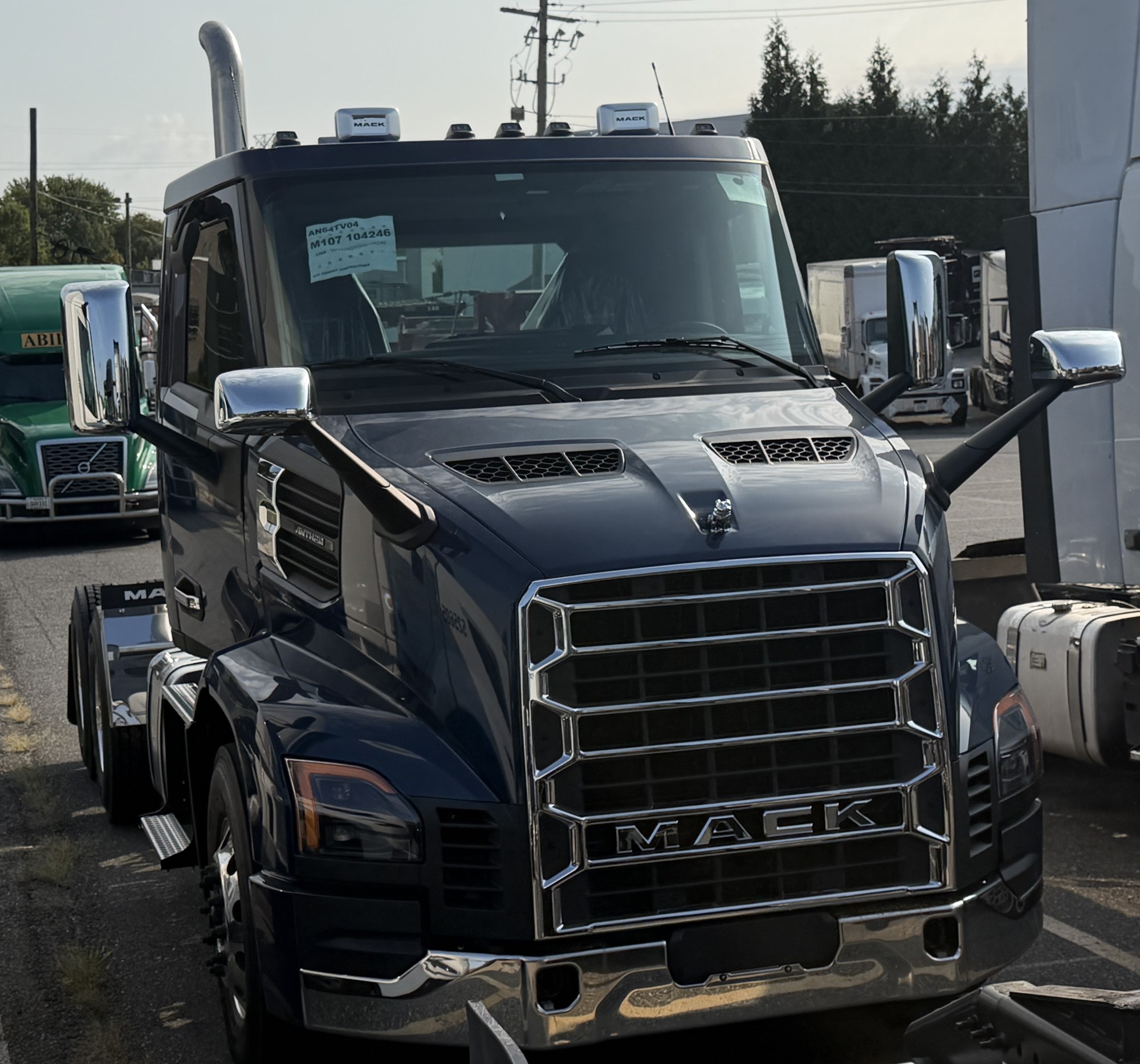 2027 Mack Anthem in New Castle, DE — photo 4