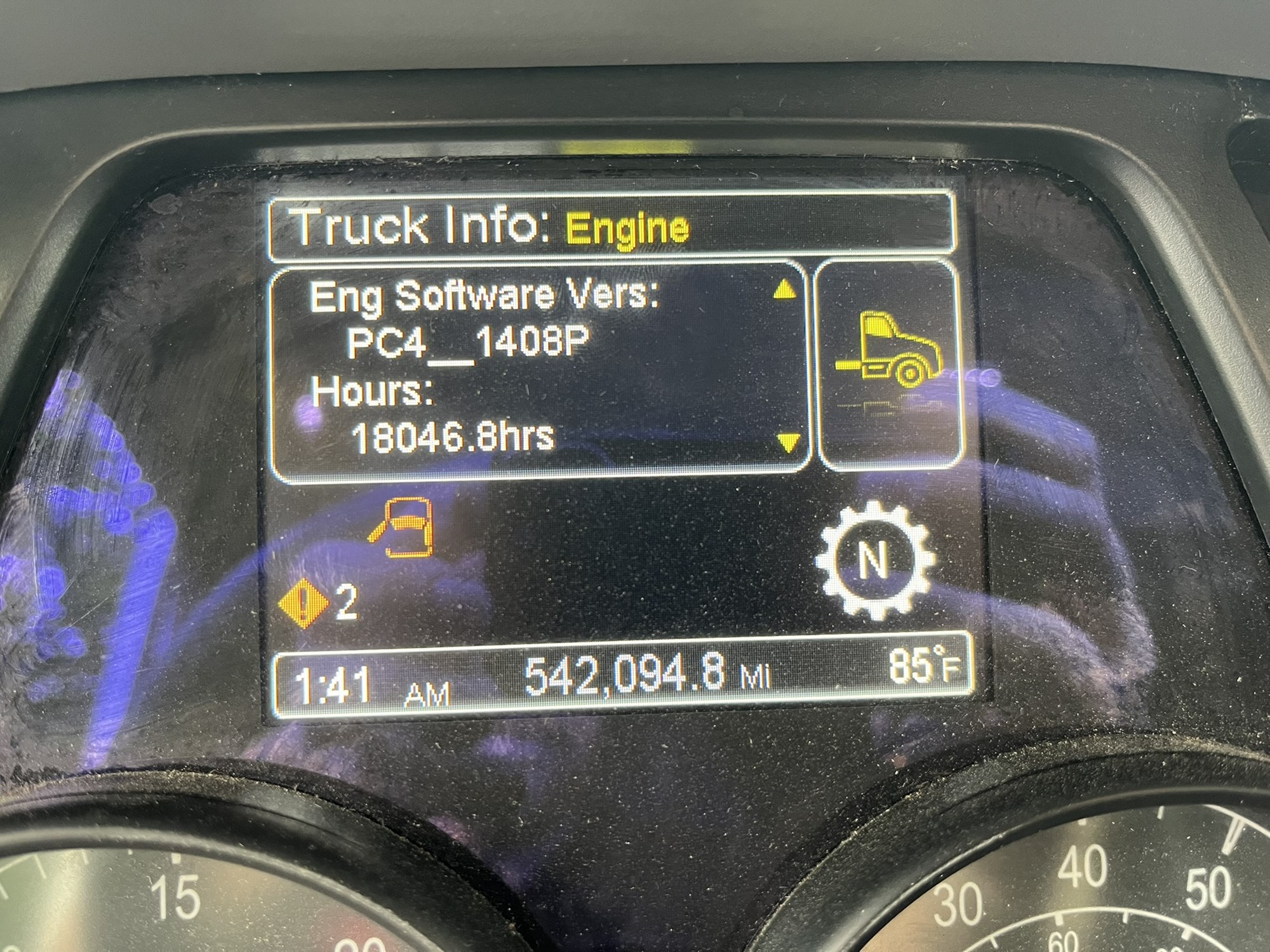 2015 Peterbilt 579 2015 Peterbilt 579 - image 2 of 6