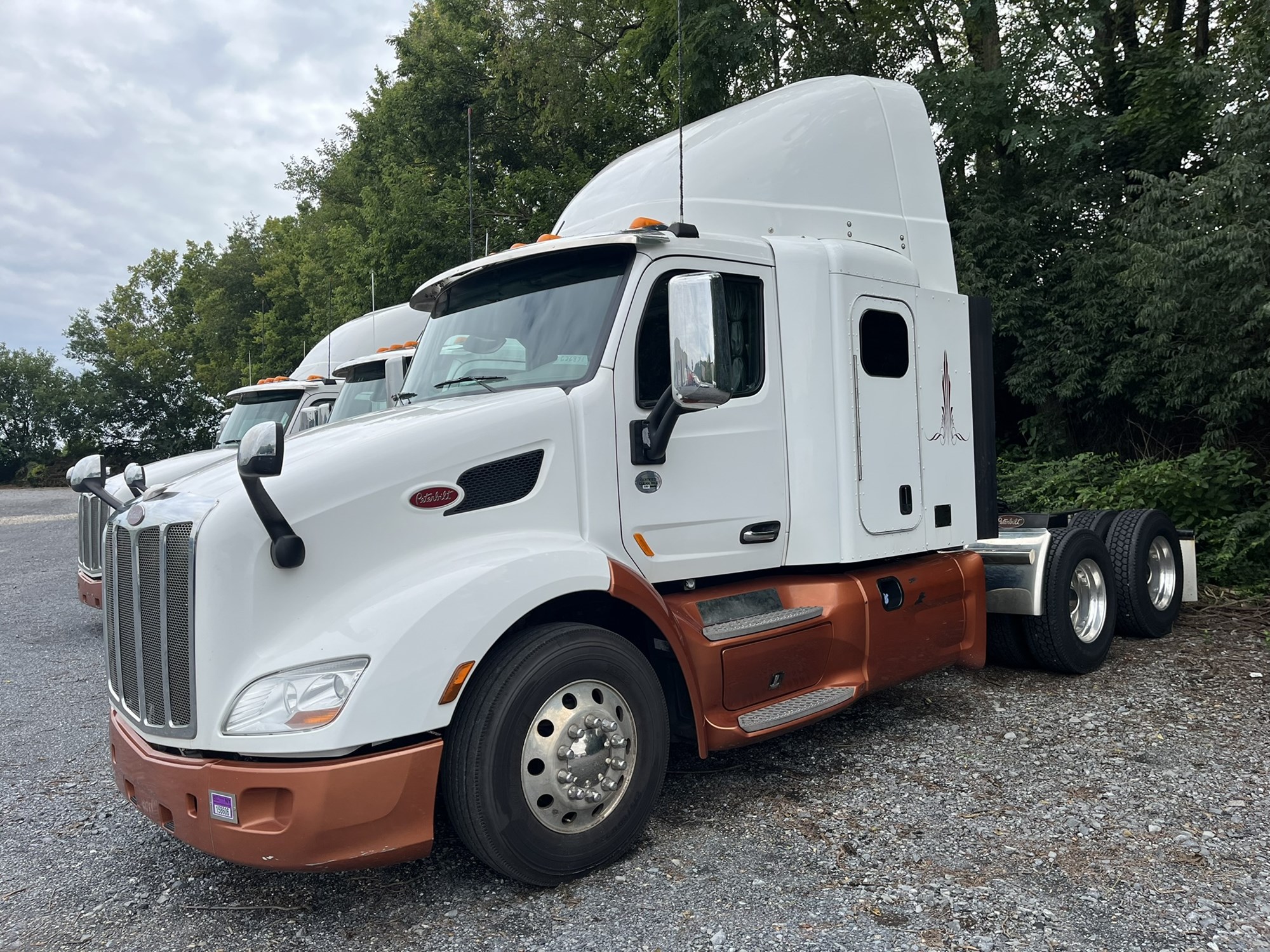 2019 PETERBILT 579 2019 PETERBILT 579 - image 1 of 6
