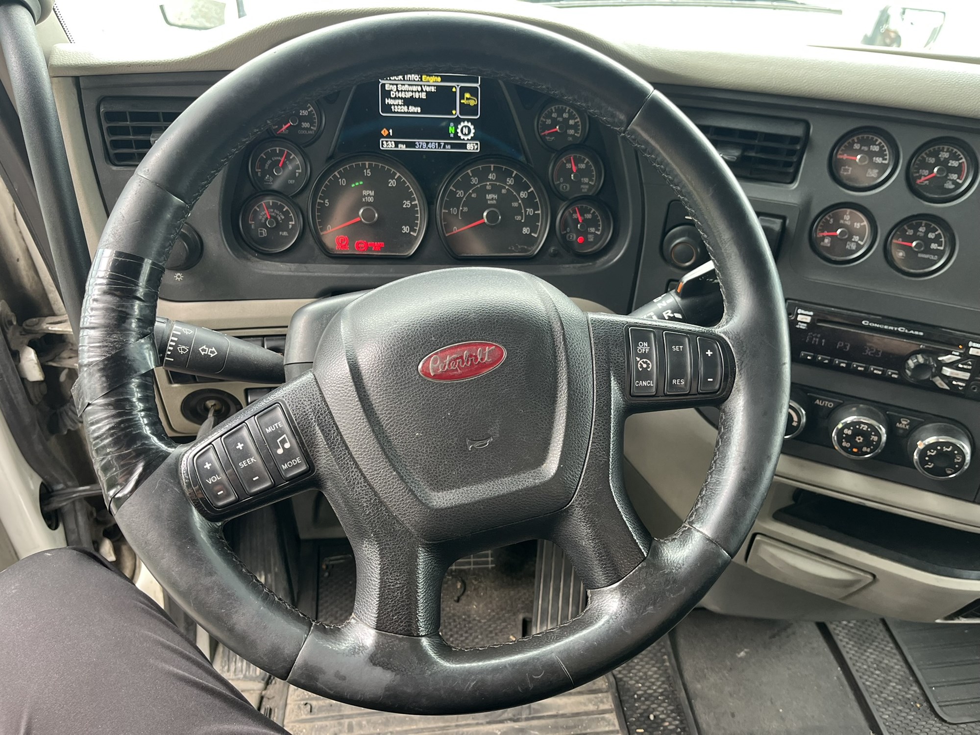 2019 PETERBILT 579 2019 PETERBILT 579 - image 3 of 6