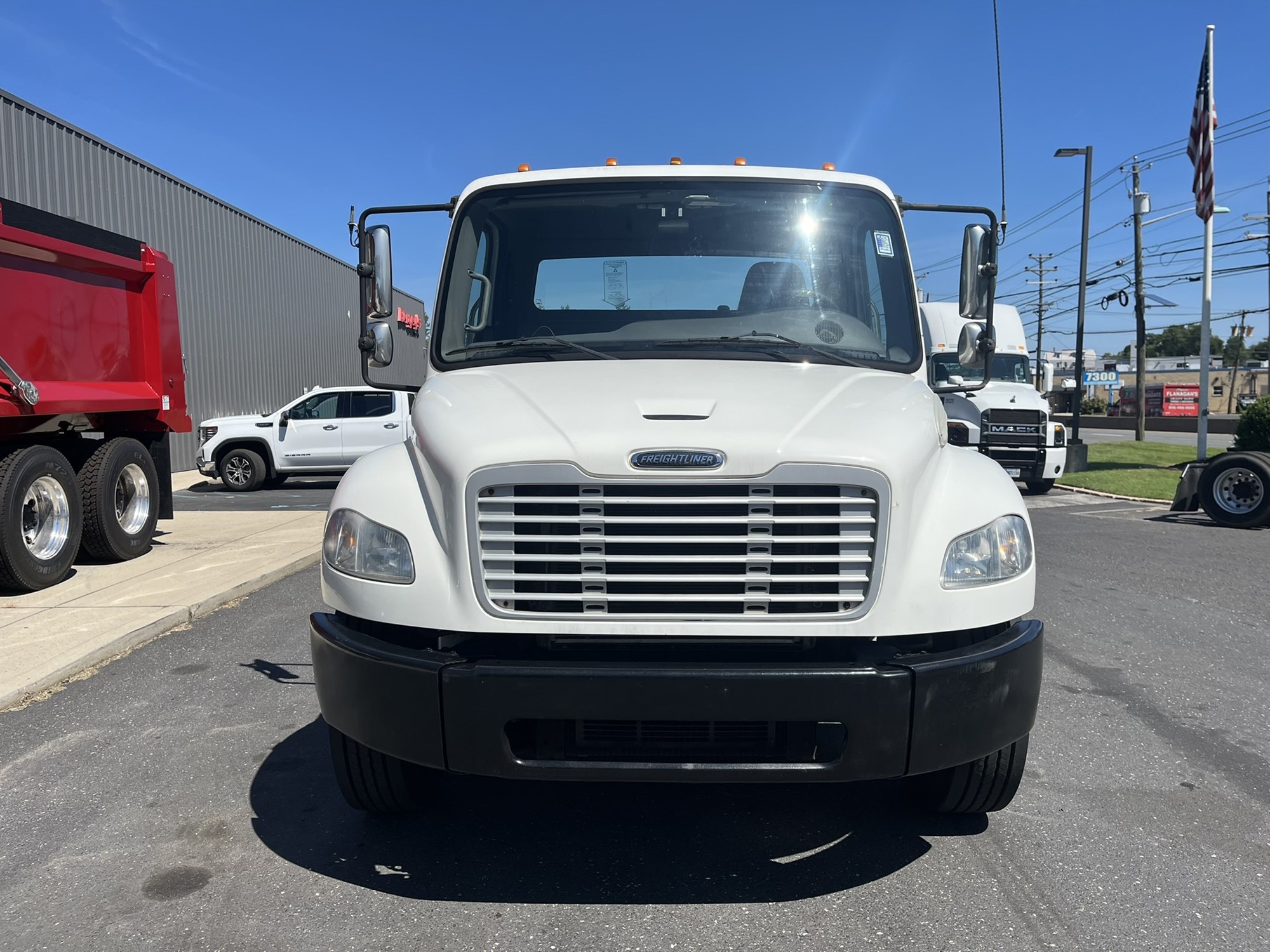 2015 FREIGHTLINER M2 2015 FREIGHTLINER M2 - image 2 of 6
