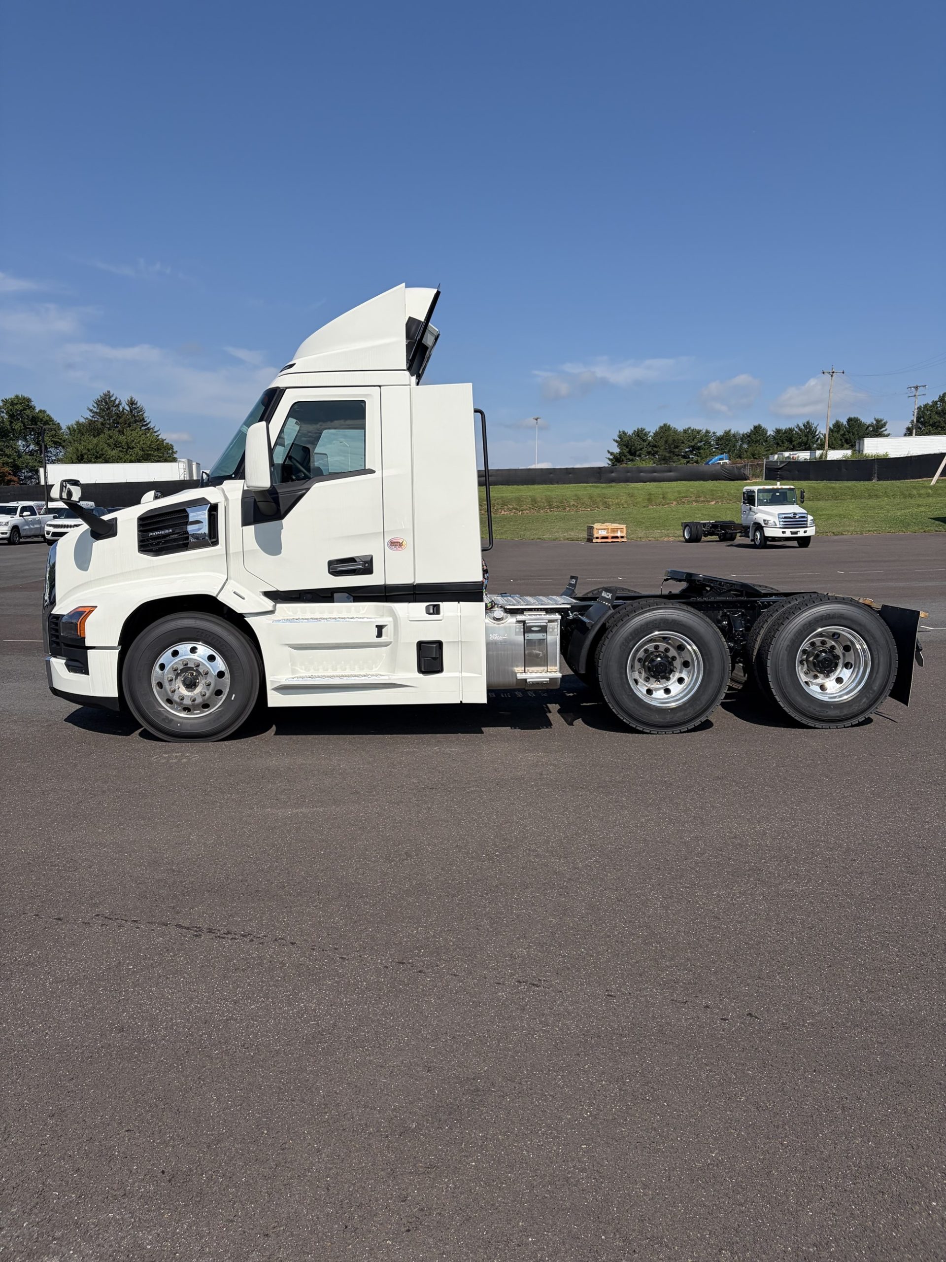 2026 MACK PIONEER 64T MOD 2026 MACK PIONEER 64T MOD - image 4 of 6