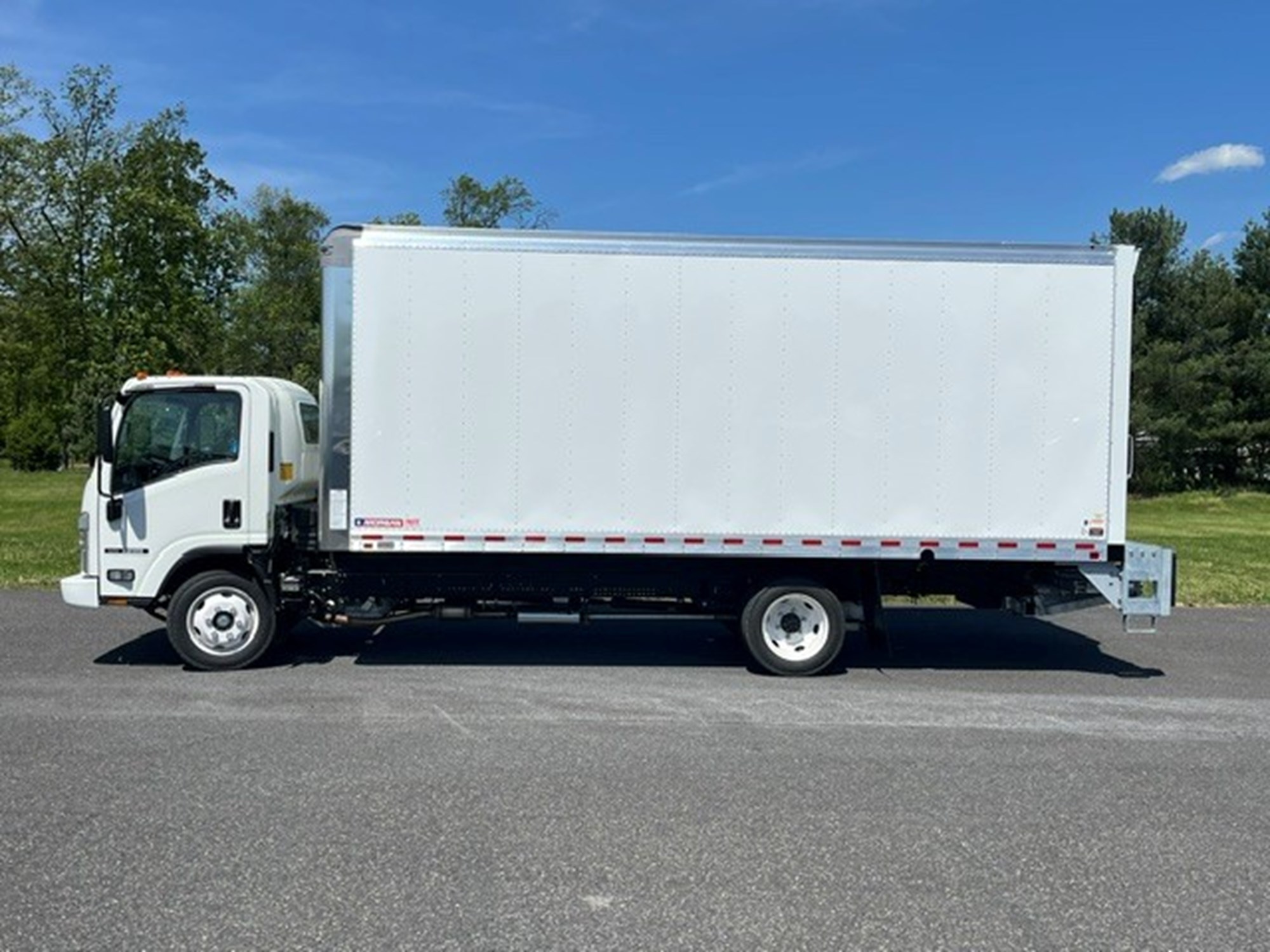2026 Isuzu NRR 2026 Isuzu NRR - image 3 of 6
