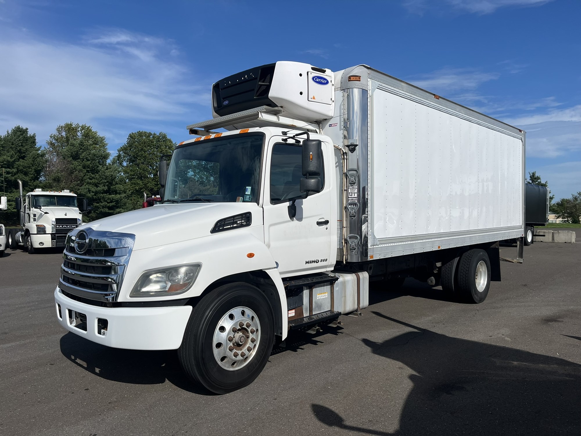 2018 HINO 268A 2018 HINO 268A - image 1 of 6