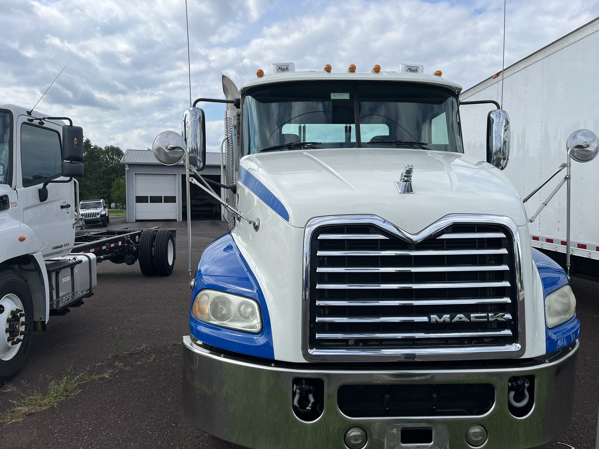 2018 MACK CXU613 2018 MACK CXU613 - image 2 of 6
