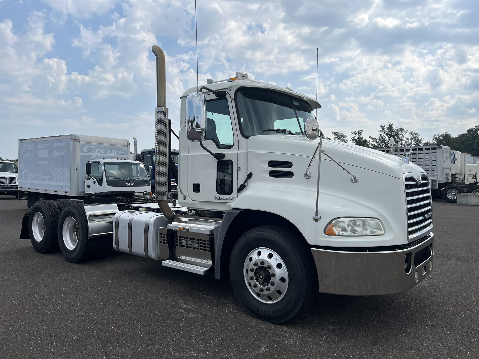 2019 Mack Pinnacle in Souderton, PA — photo 3