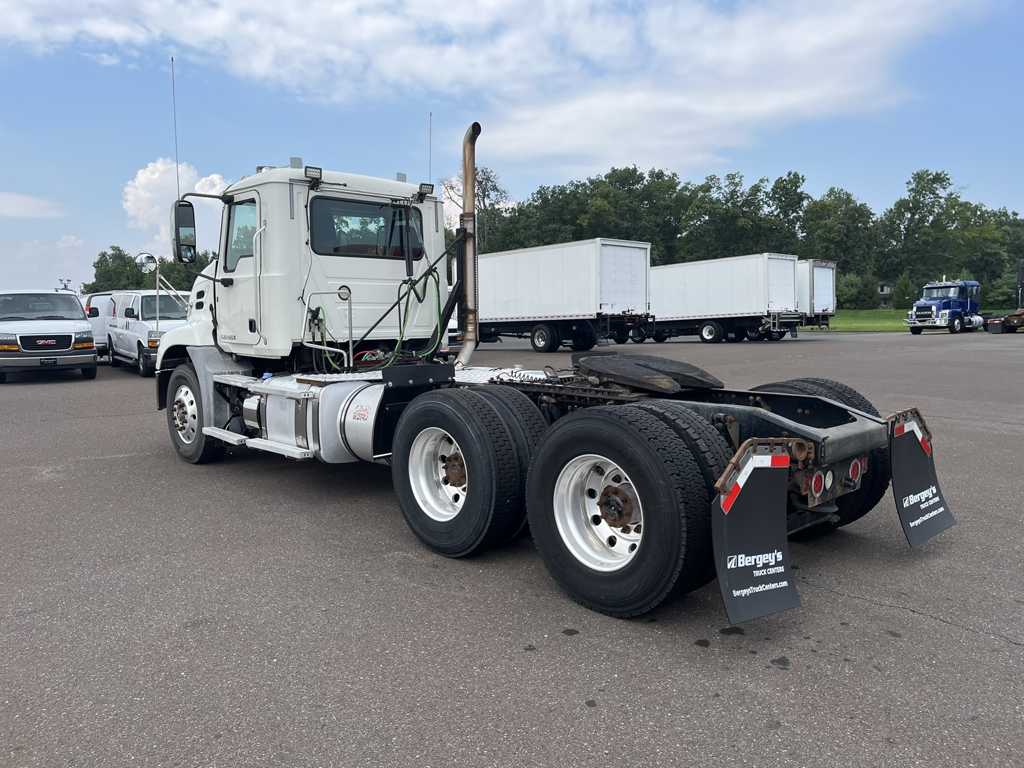 2019 Mack Pinnacle in Souderton, PA — photo 6