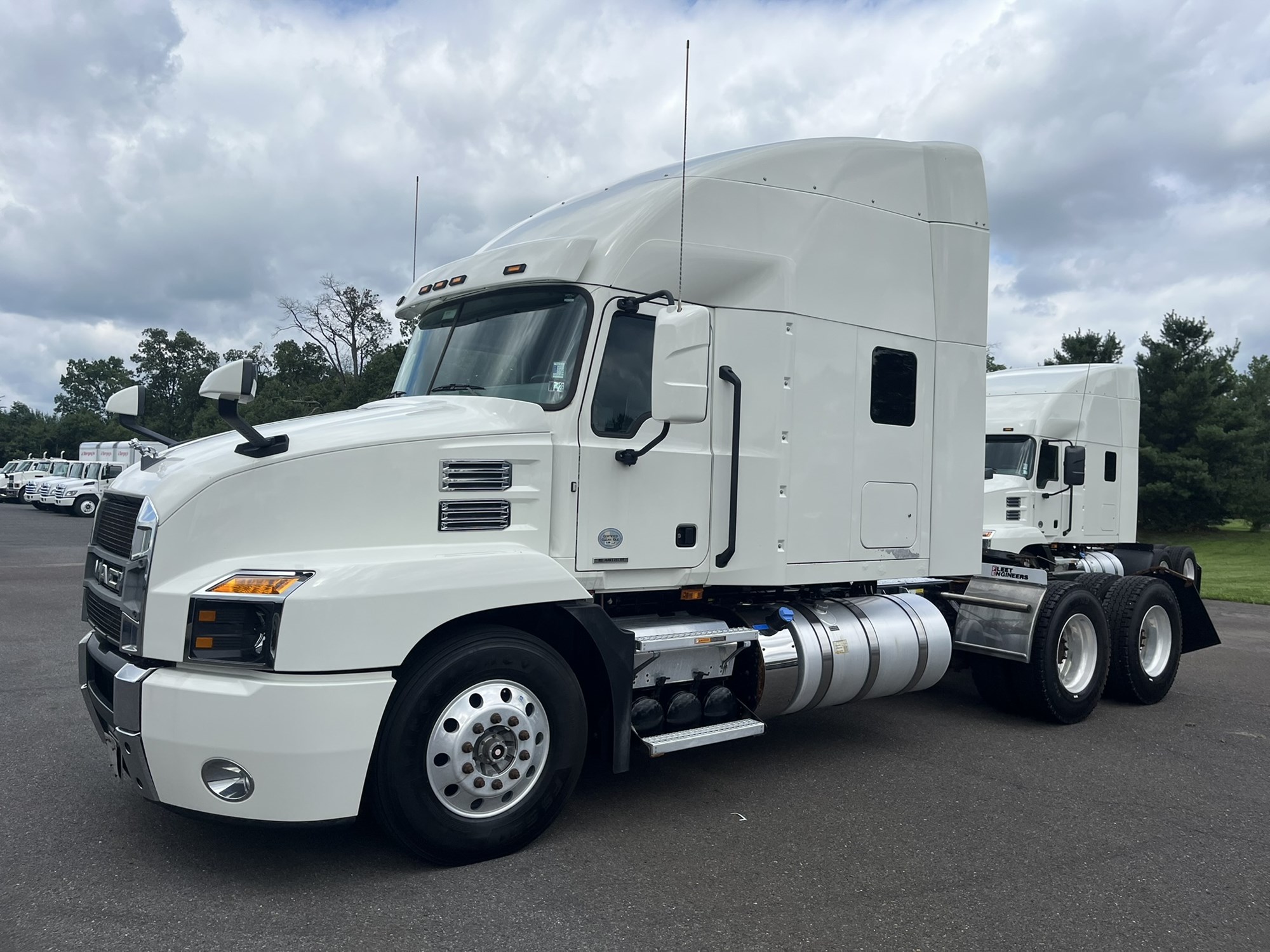 2019 MACK AN64T 2019 MACK AN64T - image 1 of 6
