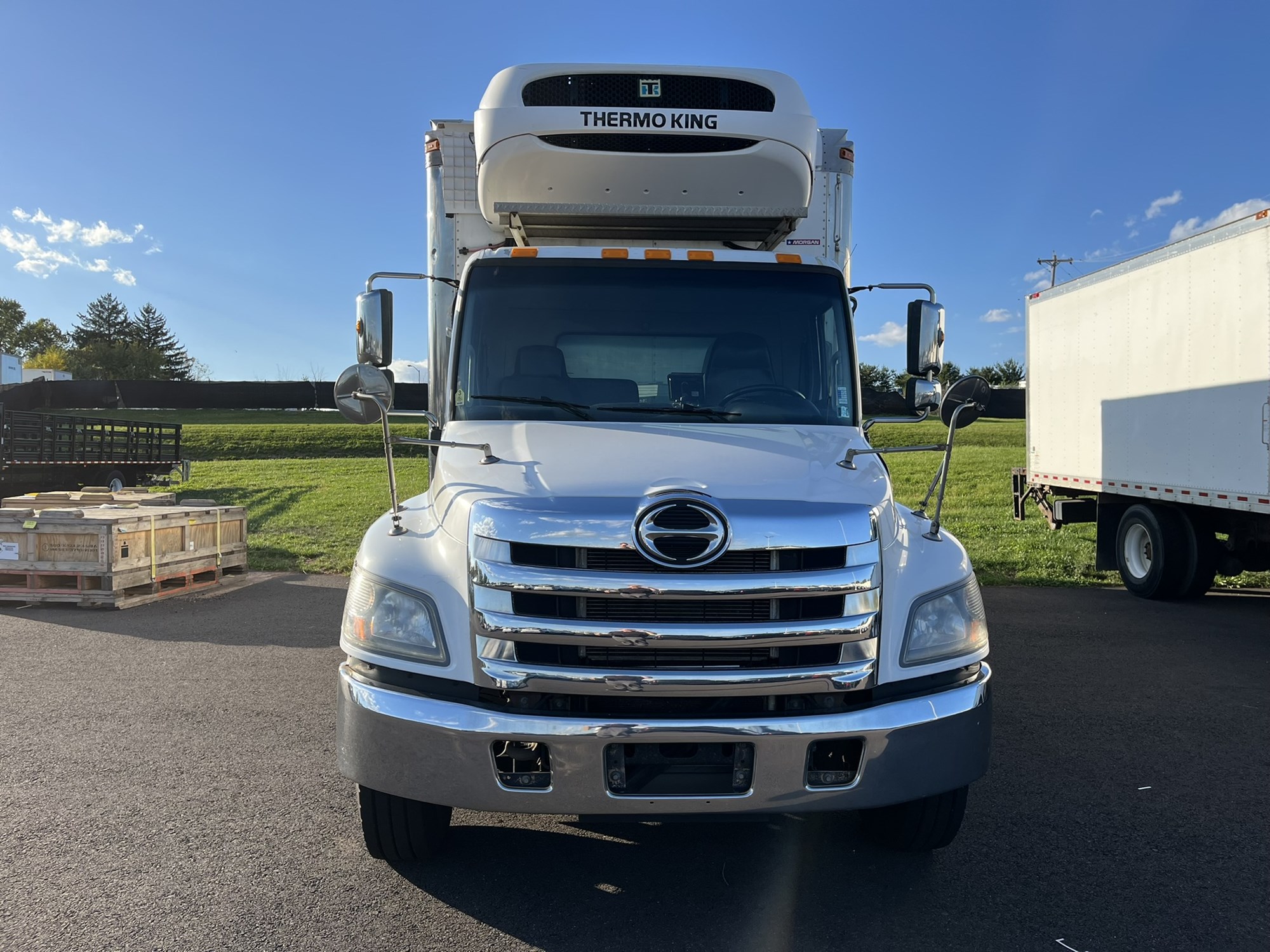 2019 HINO 338 - image 2 of 6