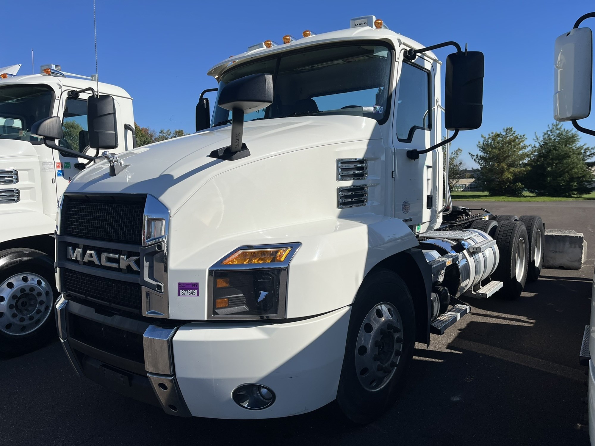 2020 MACK AN64T - image 1 of 4