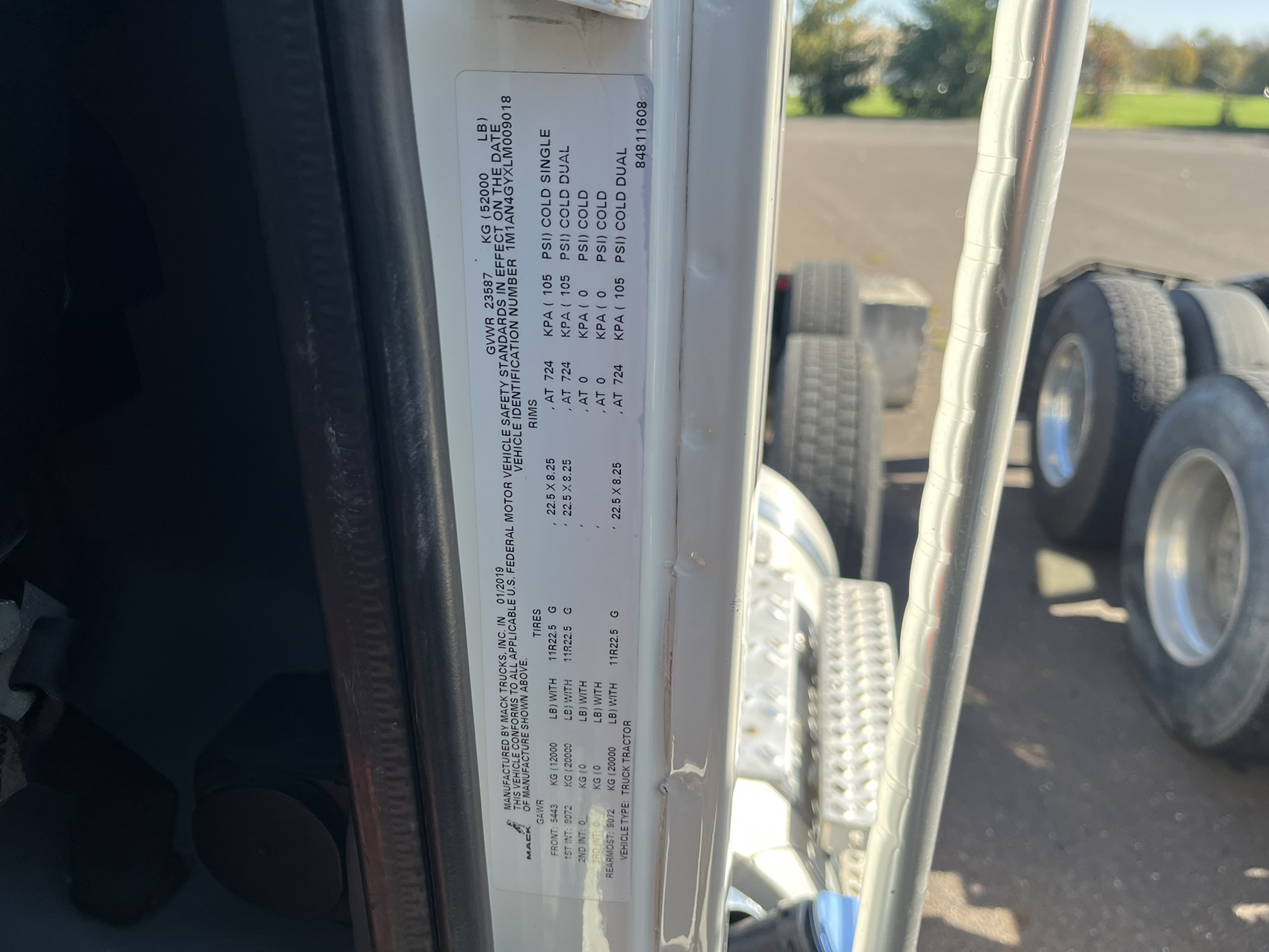 2020 MACK AN64T - image 3 of 4