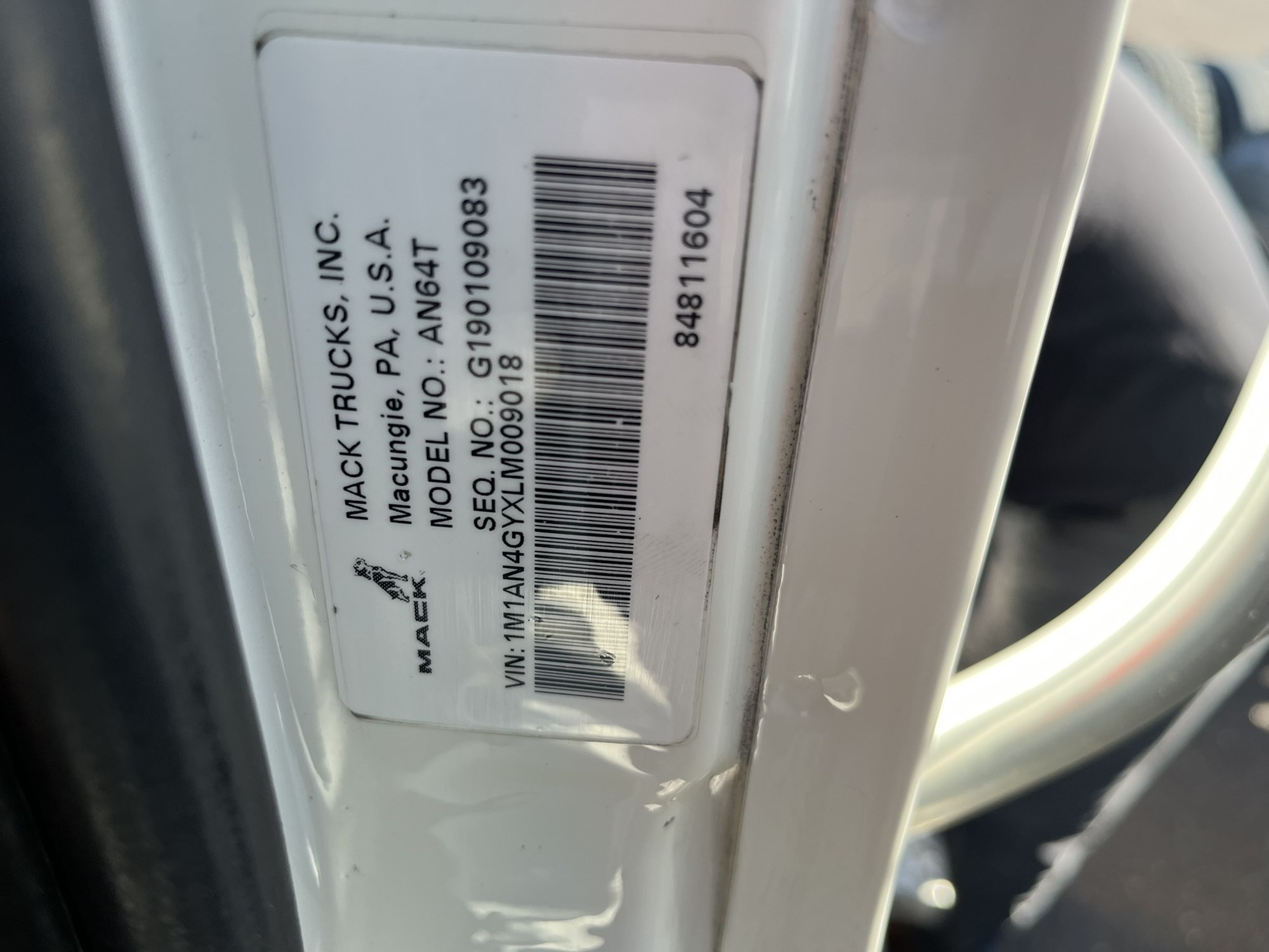 2020 MACK AN64T - image 4 of 4