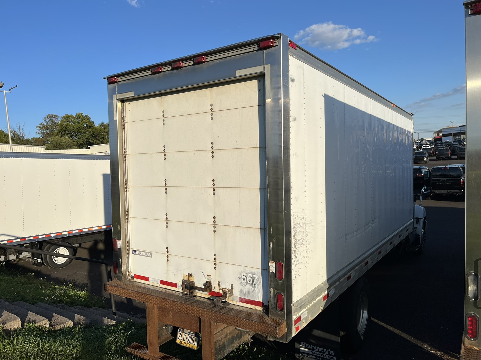 2018 HINO 268A - image 4 of 6