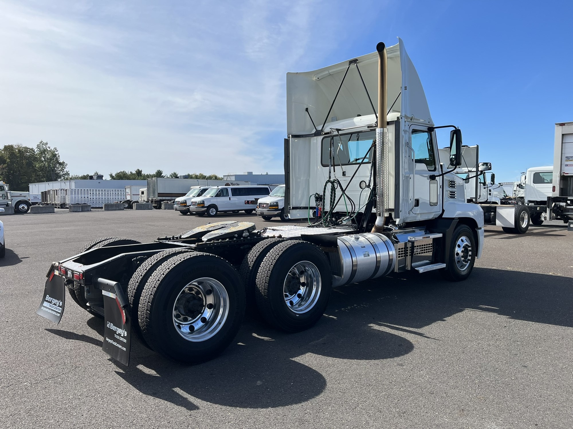 2019 MACK ANTHEM DAY CAB - image 4 of 6