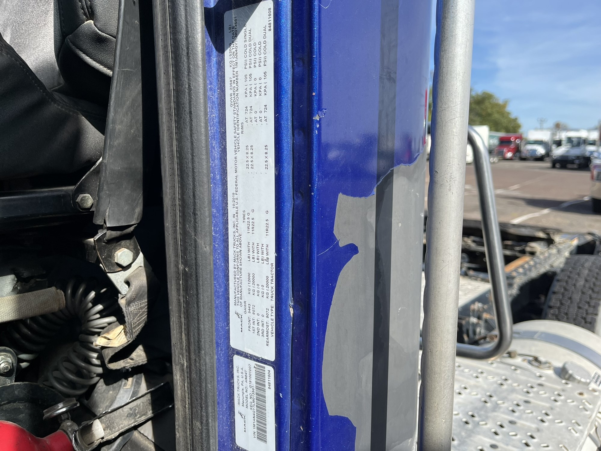 2020 MACK AN64T - image 3 of 3