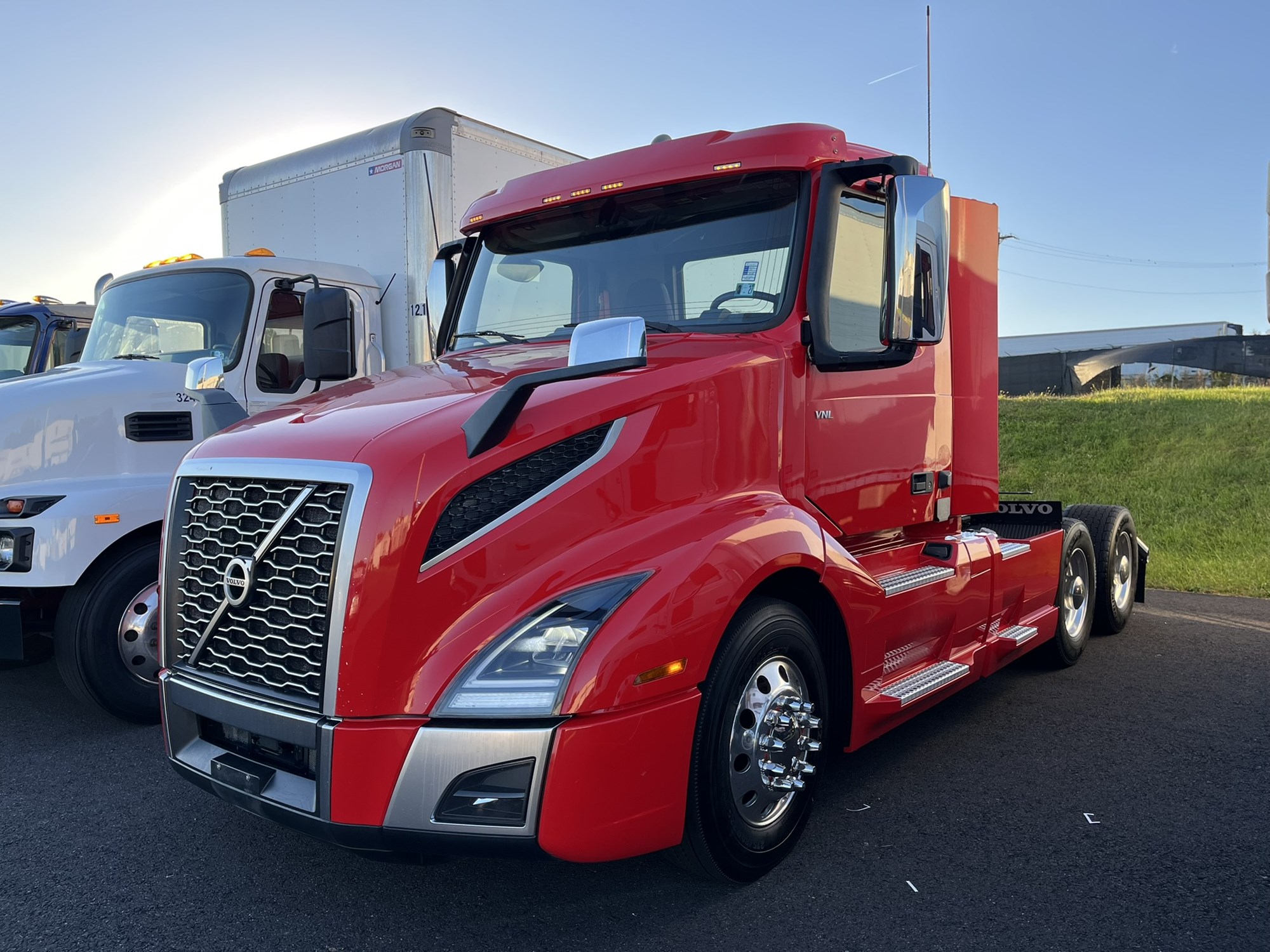 2023 VOLVO VNL64T N - image 1 of 6
