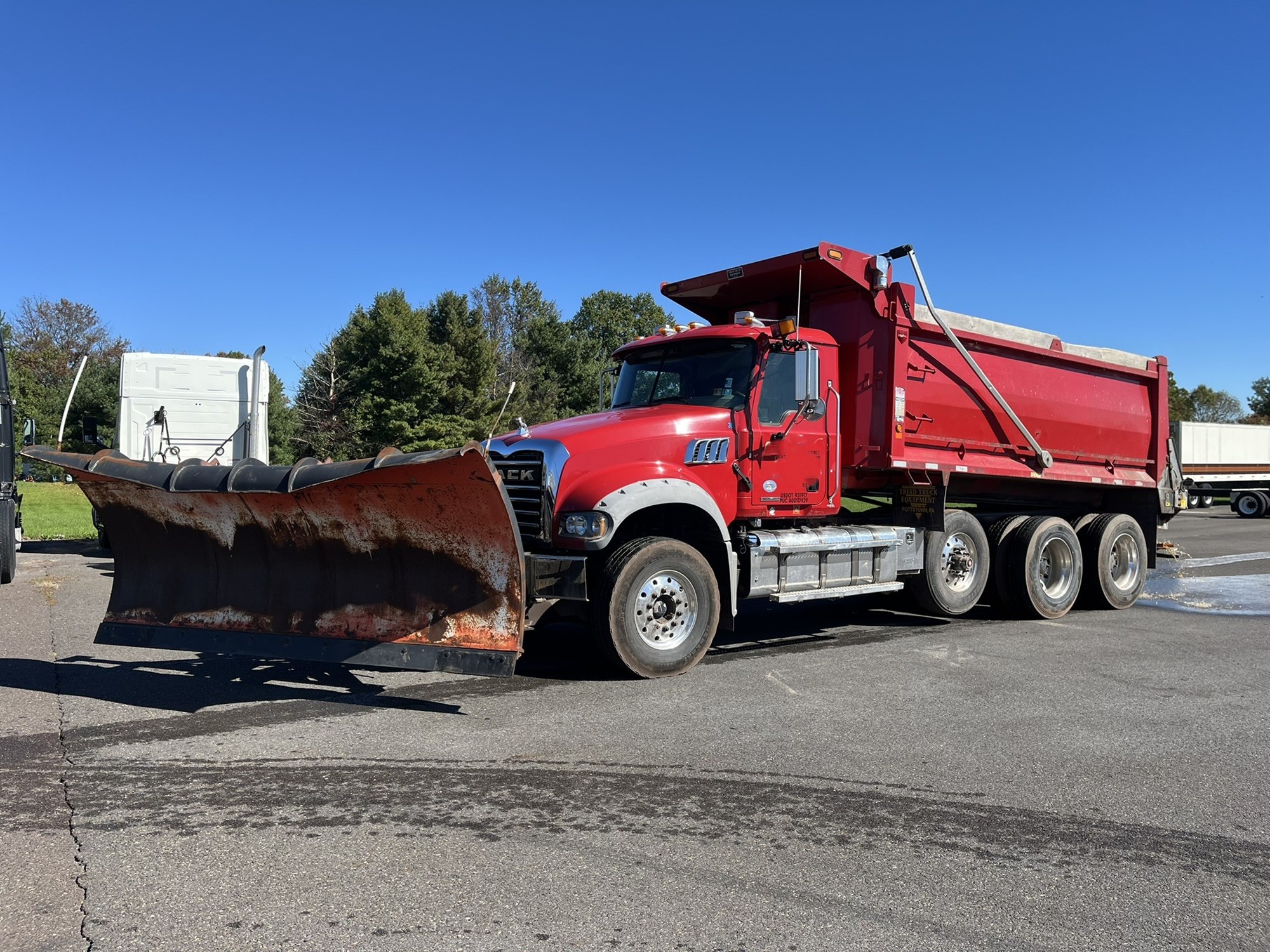 2019 MACK GRANITE - image 1 of 6