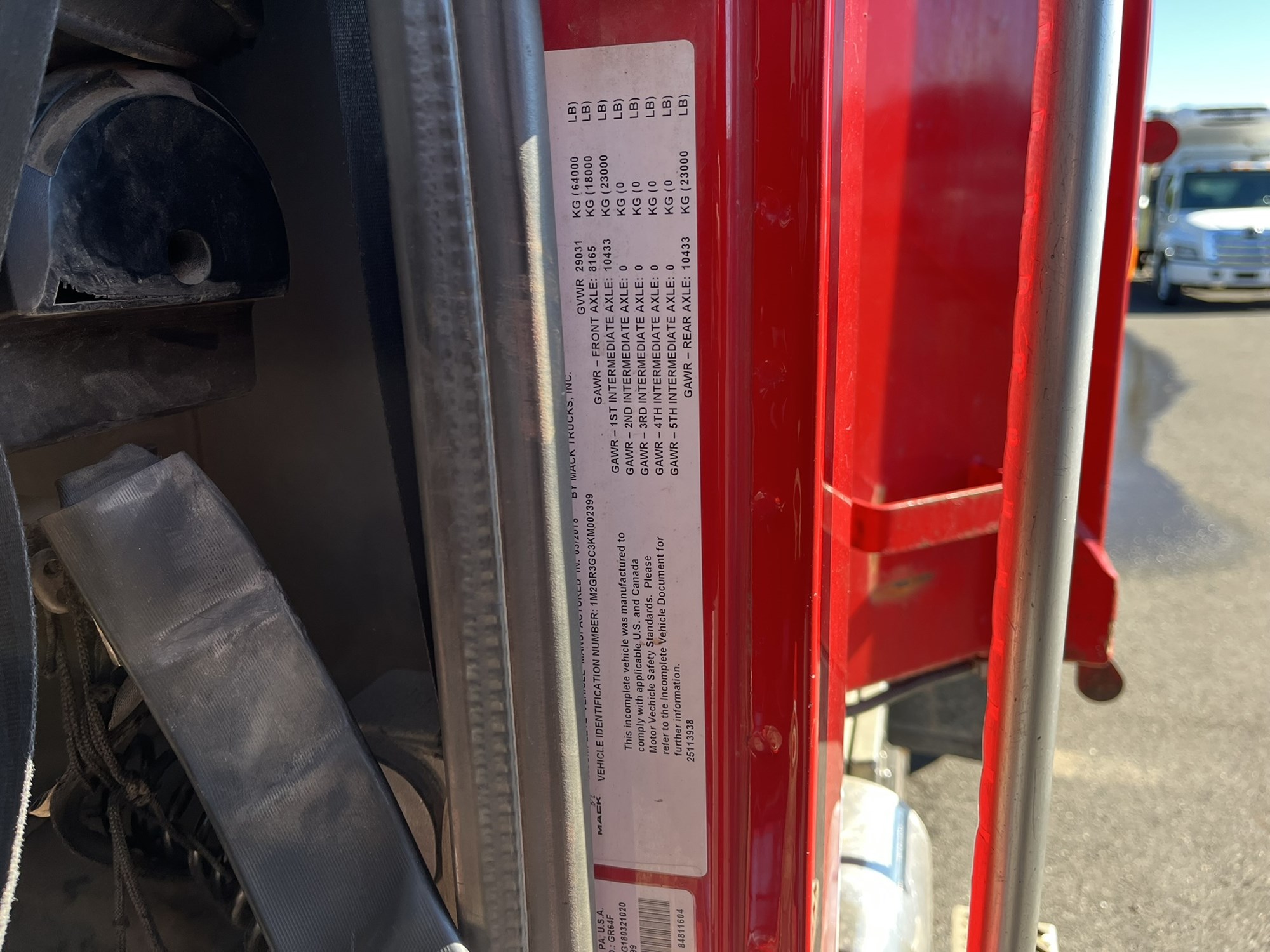 2019 MACK GRANITE - image 3 of 6