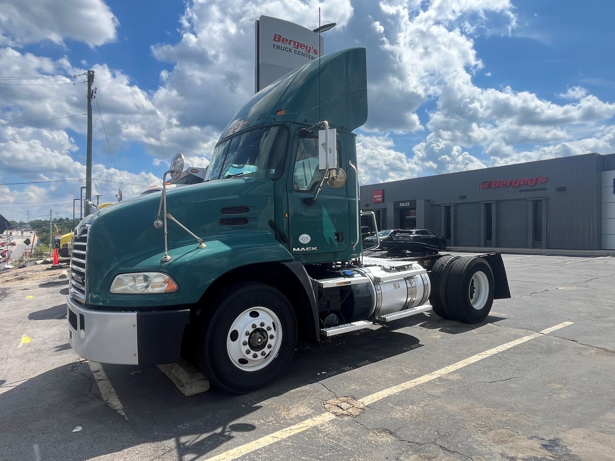 2015 MACK CXU612 - image 1 of 6