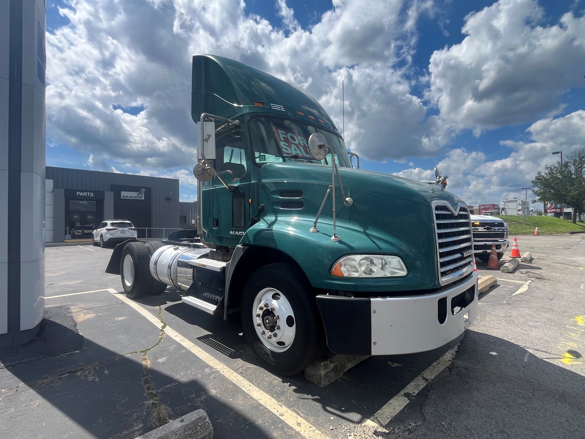 2015 MACK CXU612 - image 3 of 6