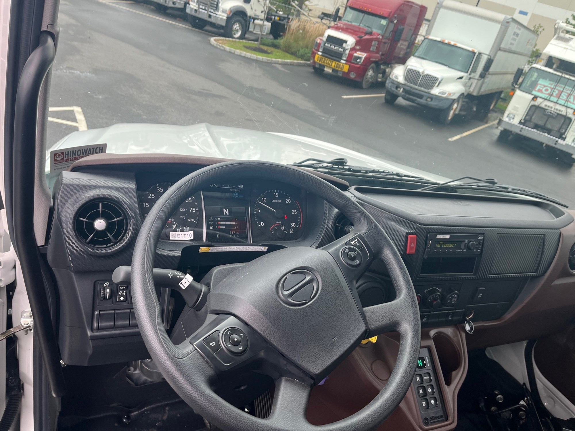 2026 HINO XL8 - image 4 of 4
