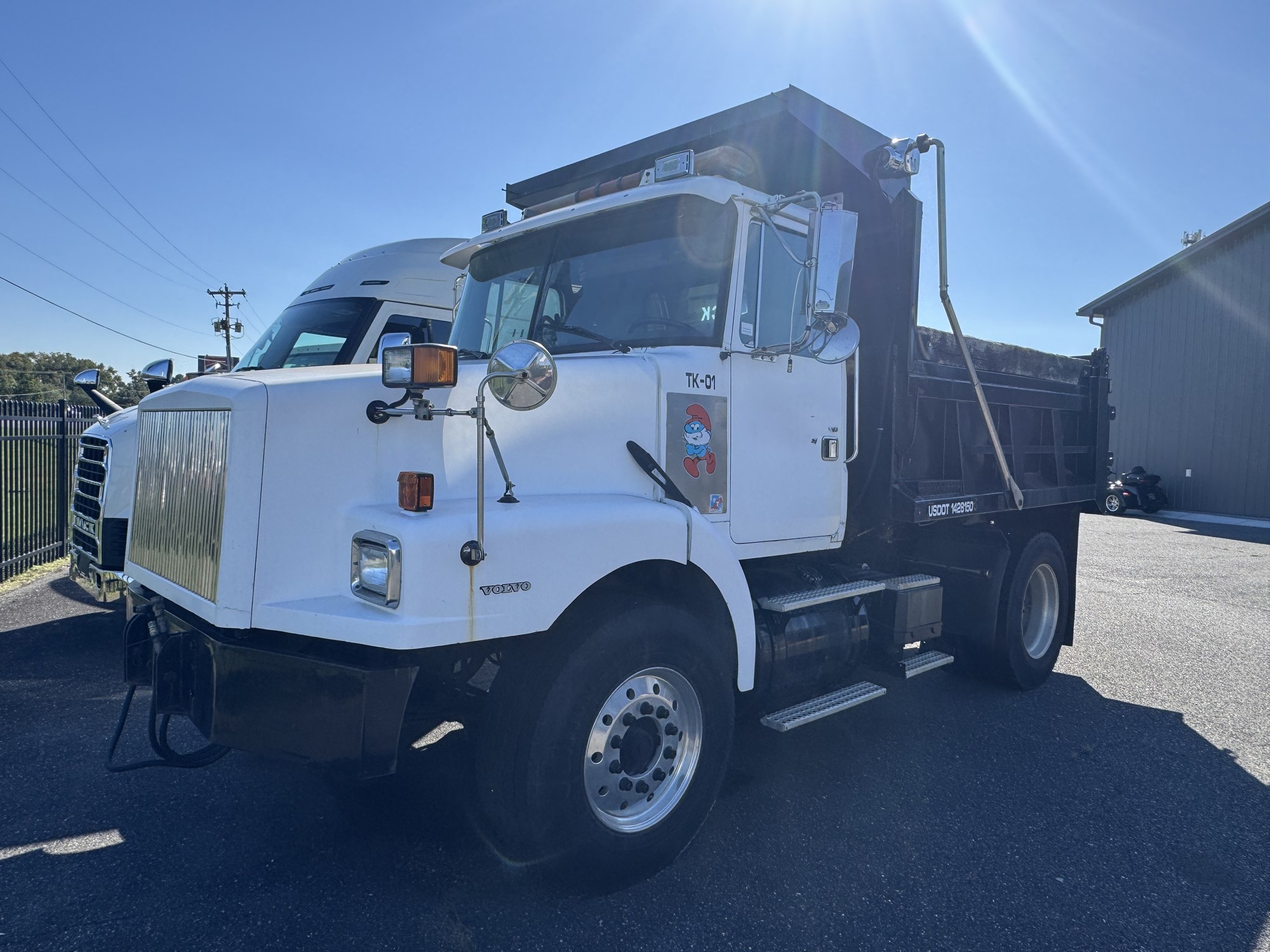 1997 VOLVO CONVENTIONAL - image 1 of 6