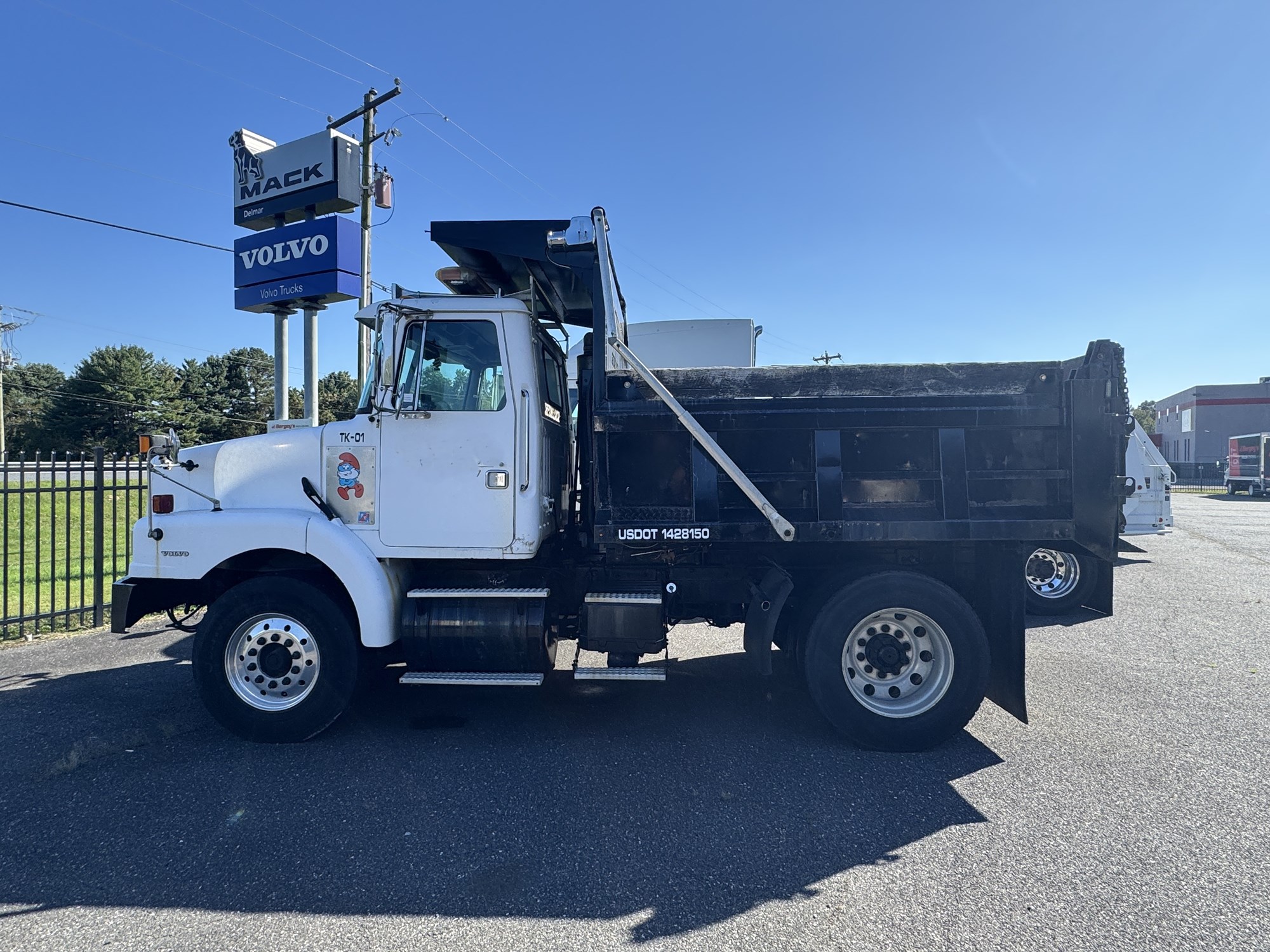 1997 VOLVO CONVENTIONAL - image 3 of 6