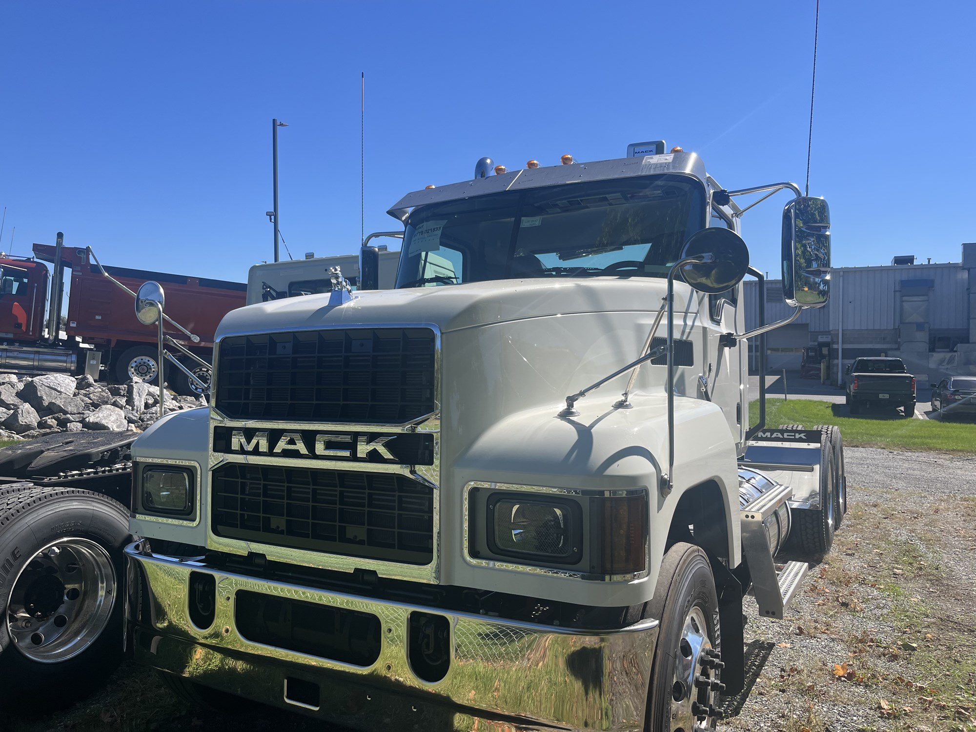 2027 MACK Pinnacle 64T DC 2027 MACK Pinnacle 64T DC - image 3 of 4