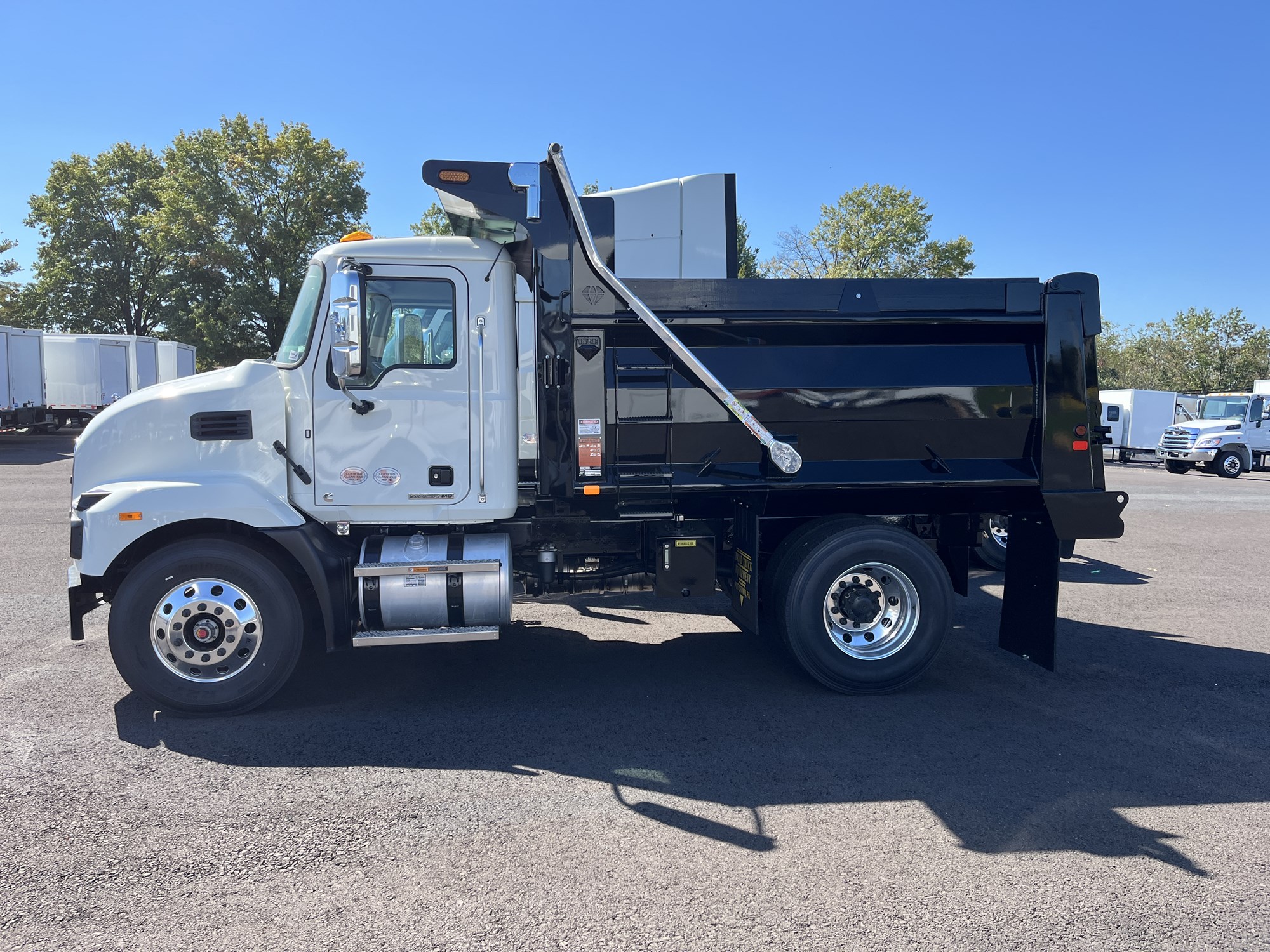 2027 MACK MD742 - image 3 of 6
