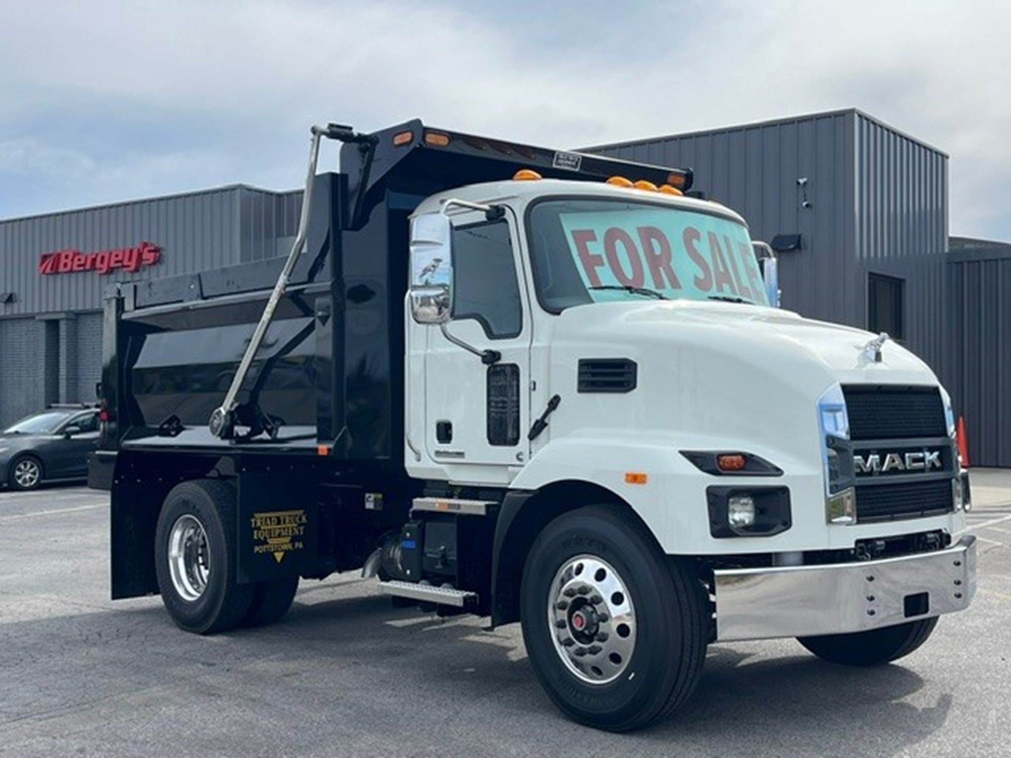 2027 MACK MD742 2027 MACK MD742 - image 1 of 6